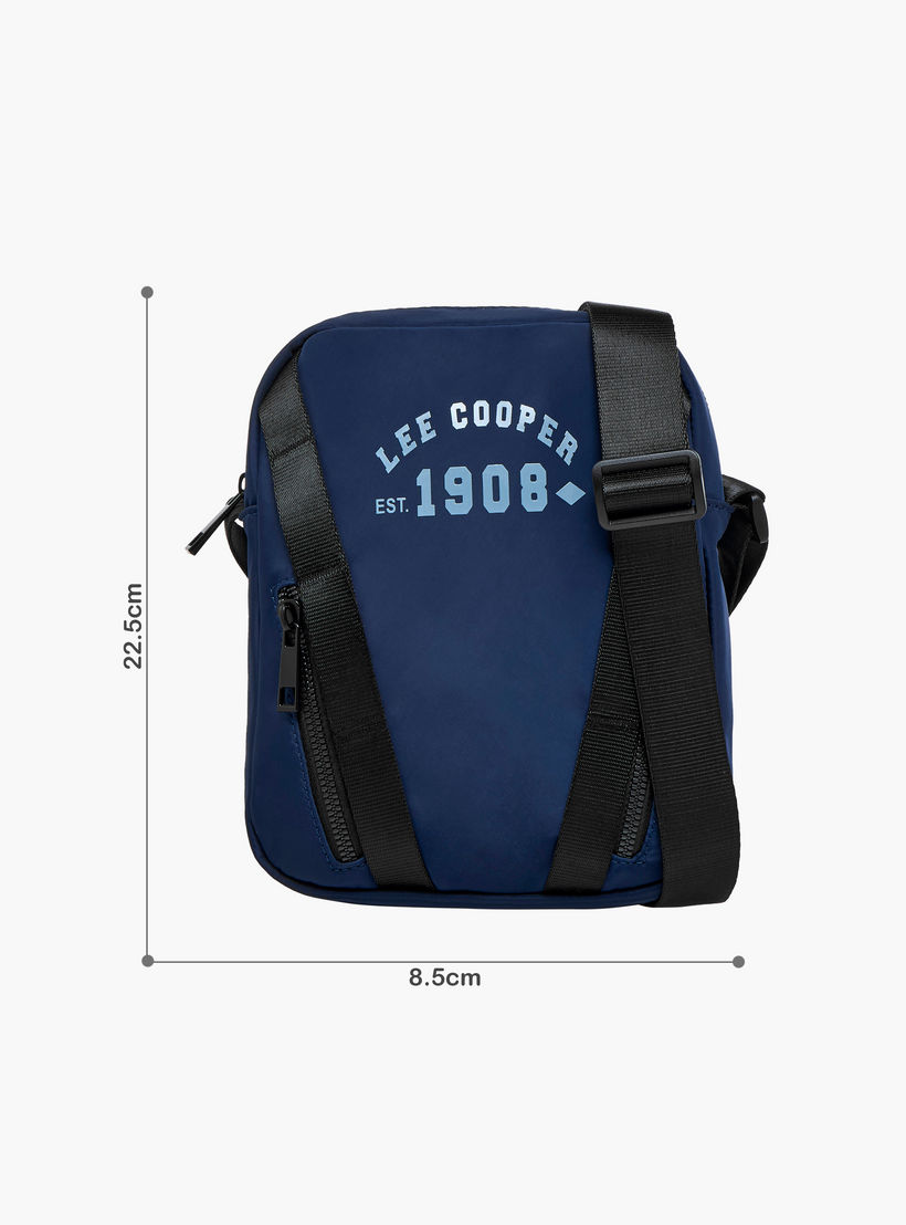 شنطة كروس بودي بطبعات شعار وحزام قابل للتعديل وسحاب إغلاق من لي كوبر-men-bags-image-2