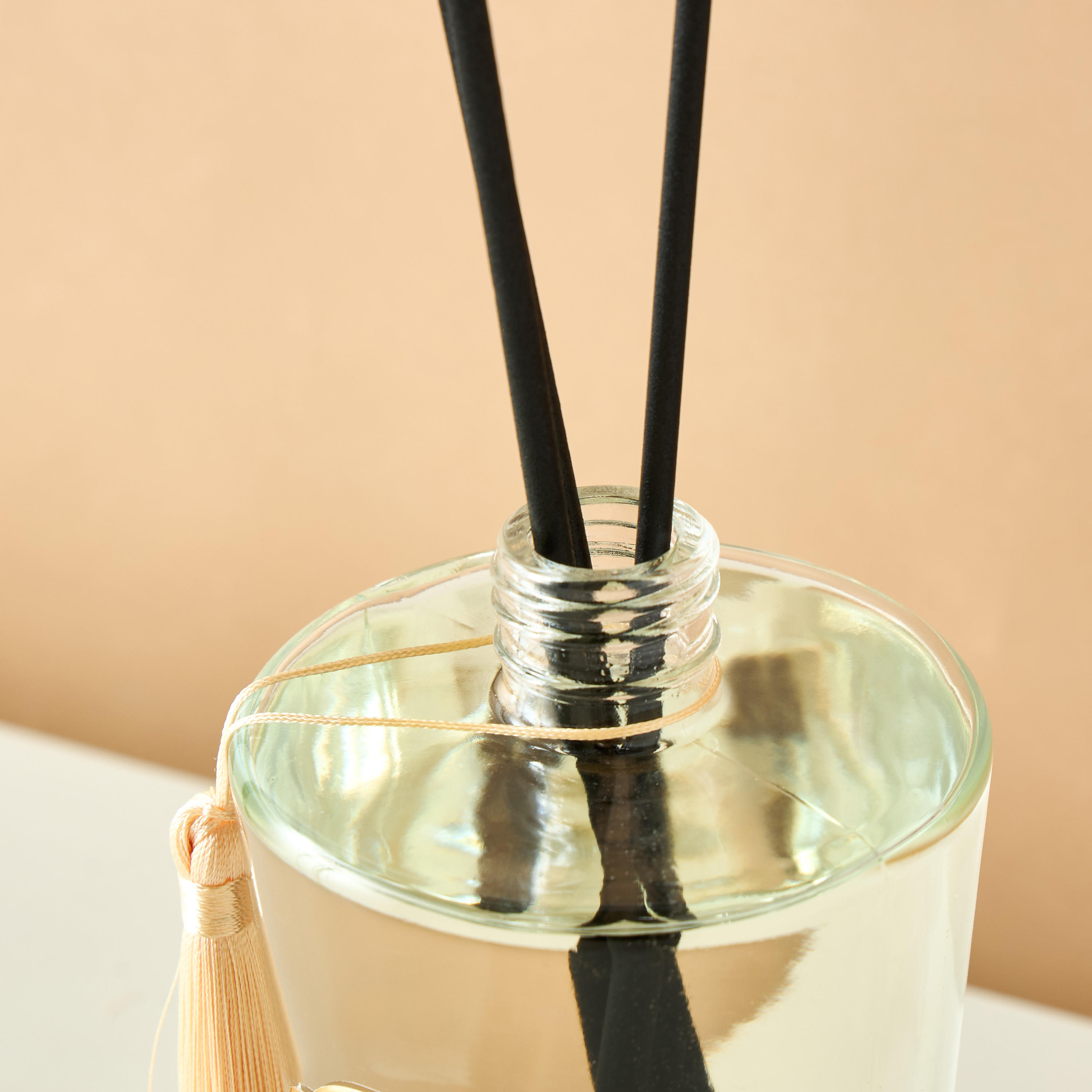 موزع عطور بالأعواد سويت فانيلا من سينت.دي لندن - 500 مل-household-homefragrance-reeddiffusers-image-3
