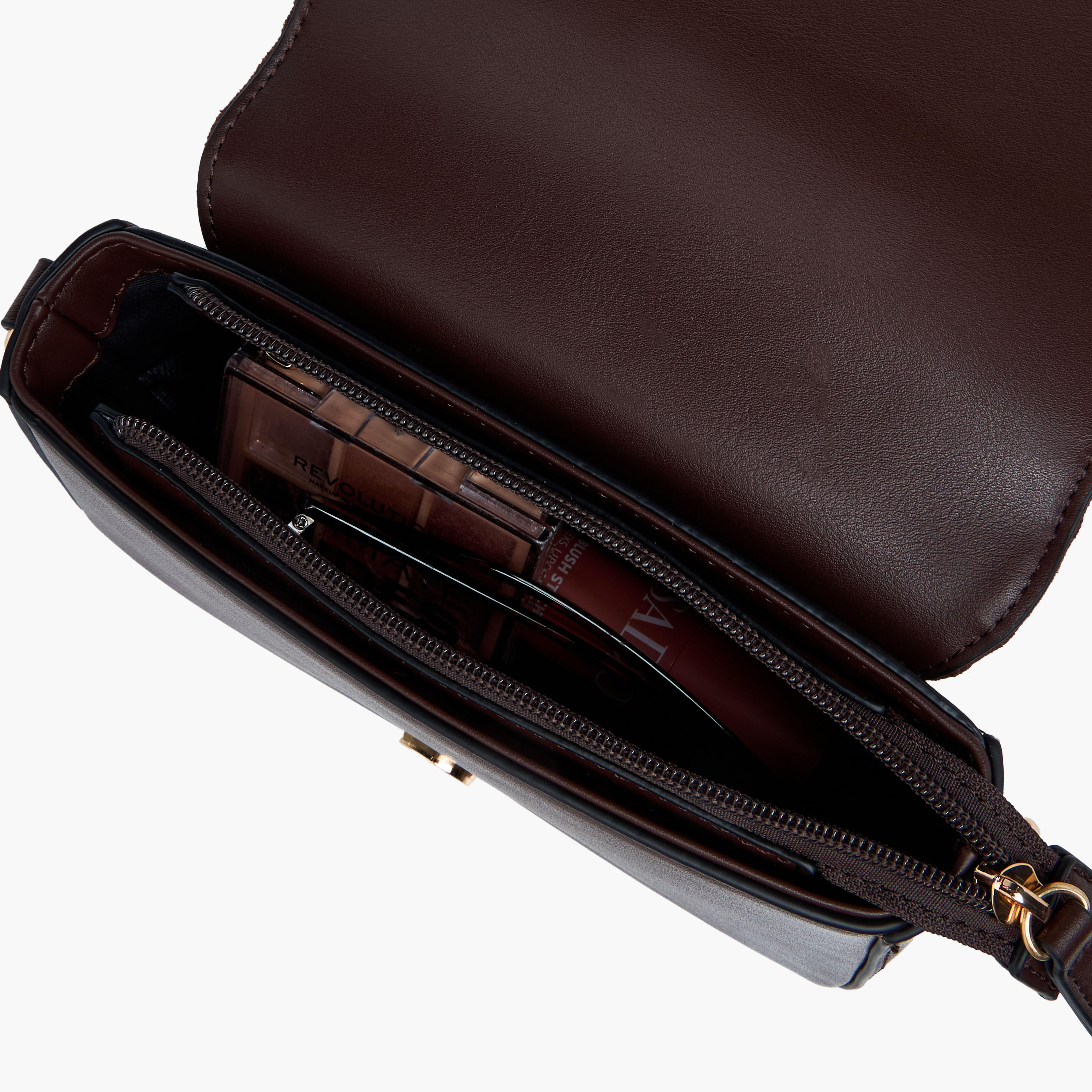 شنطة كروس بودي شمواه بطية إغلاق ونقوش مونوجرام من سيليست-women-bagsandwallets-handbags-image-1