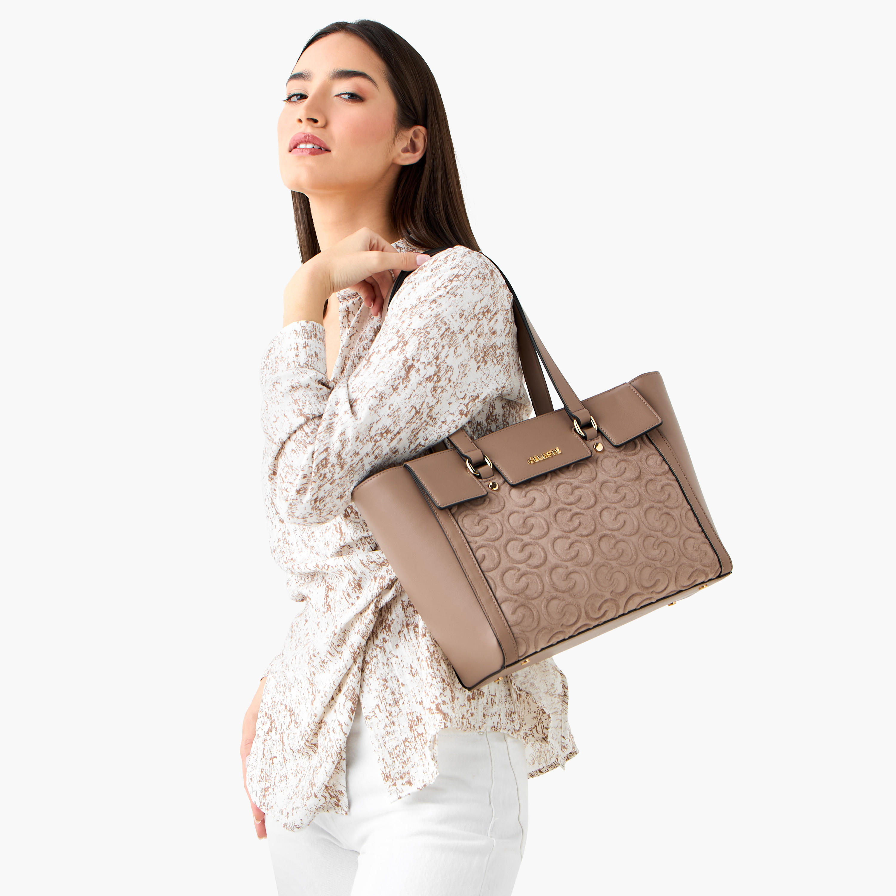 شنطة توتي بمقبض مزدوج وسحاب إغلاق ونقوش مونوجرام من سيليست-women-bagsandwallets-handbags-image-2