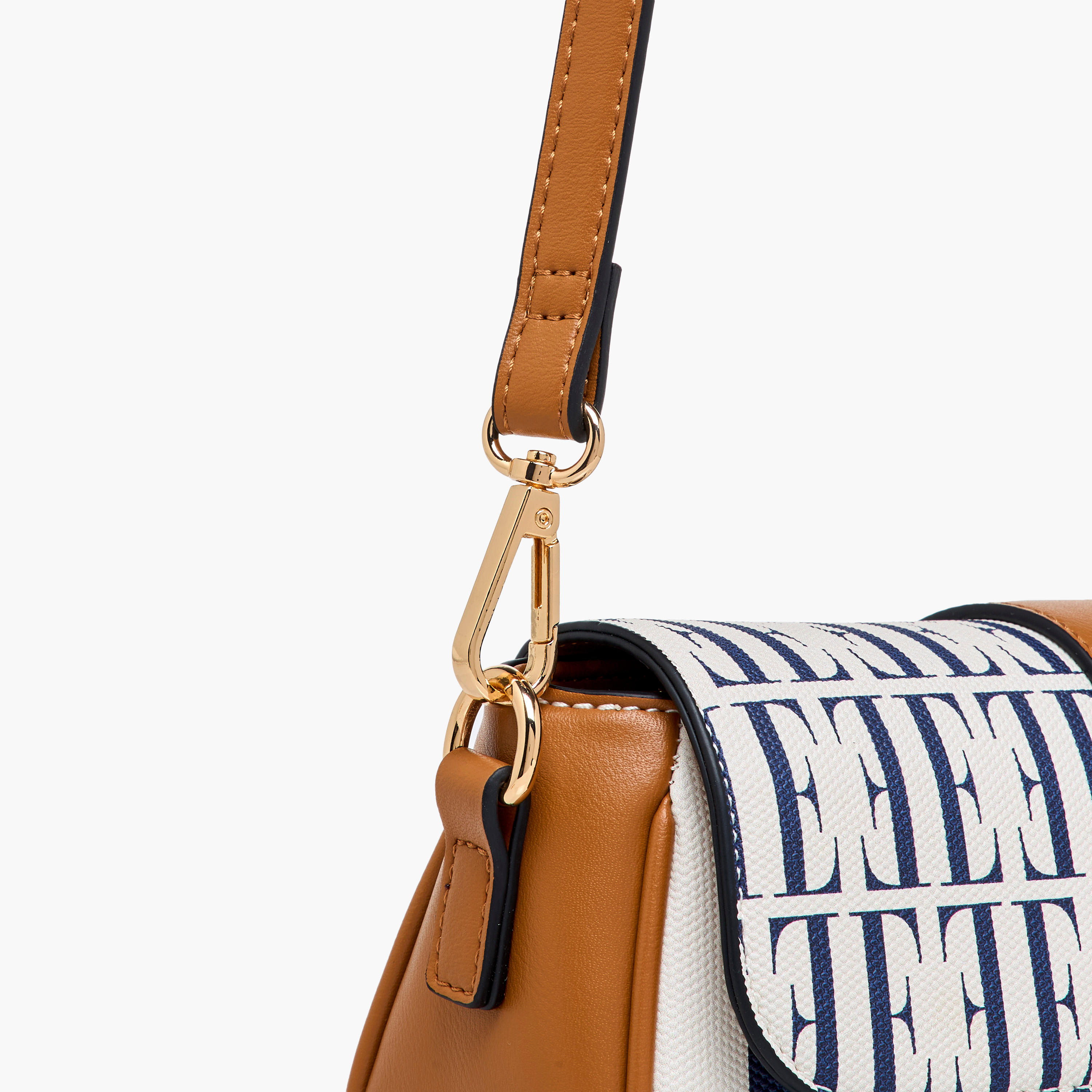 شنطة كروس بودي بحزام سلسلة وقفل إغلاق دوّار وطبعات مونوجرام من إيل-women-bagsandwallets-handbags-image-7