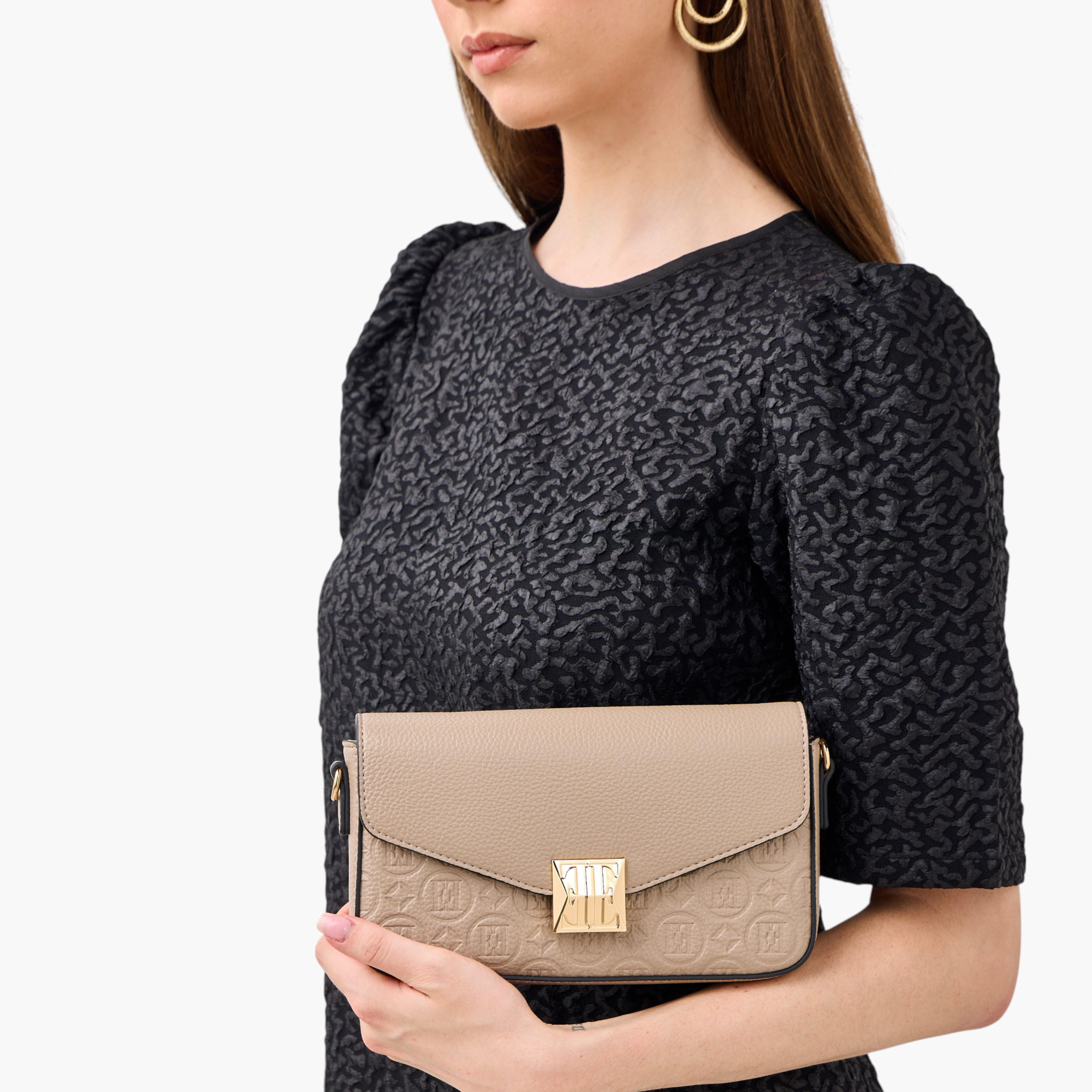 شنطة كروس بودي بنقوش مونوجرام وحزلم سلسلة قابل للفصل وطية إغلاق من إيل-women-bagsandwallets-handbags-image-8