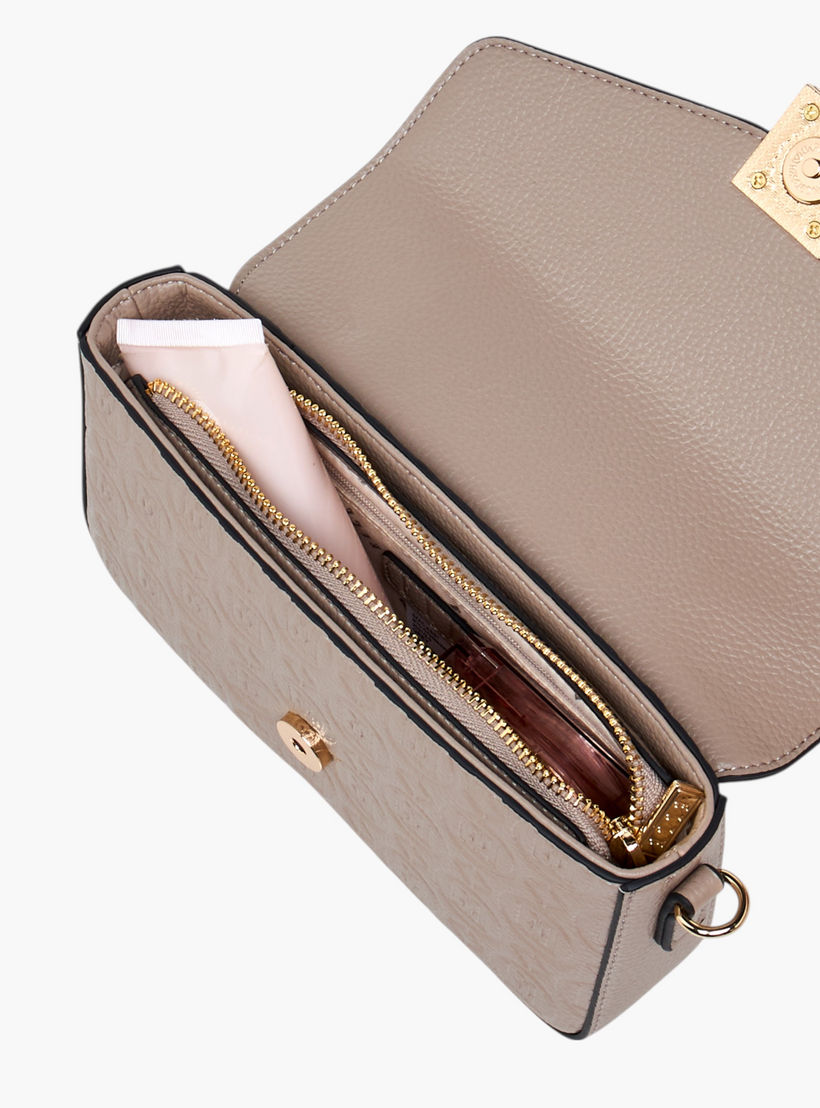 شنطة كروس بودي بنقوش مونوجرام وحزلم سلسلة قابل للفصل وطية إغلاق من إيل-women-bagsandwallets-handbags-image-9