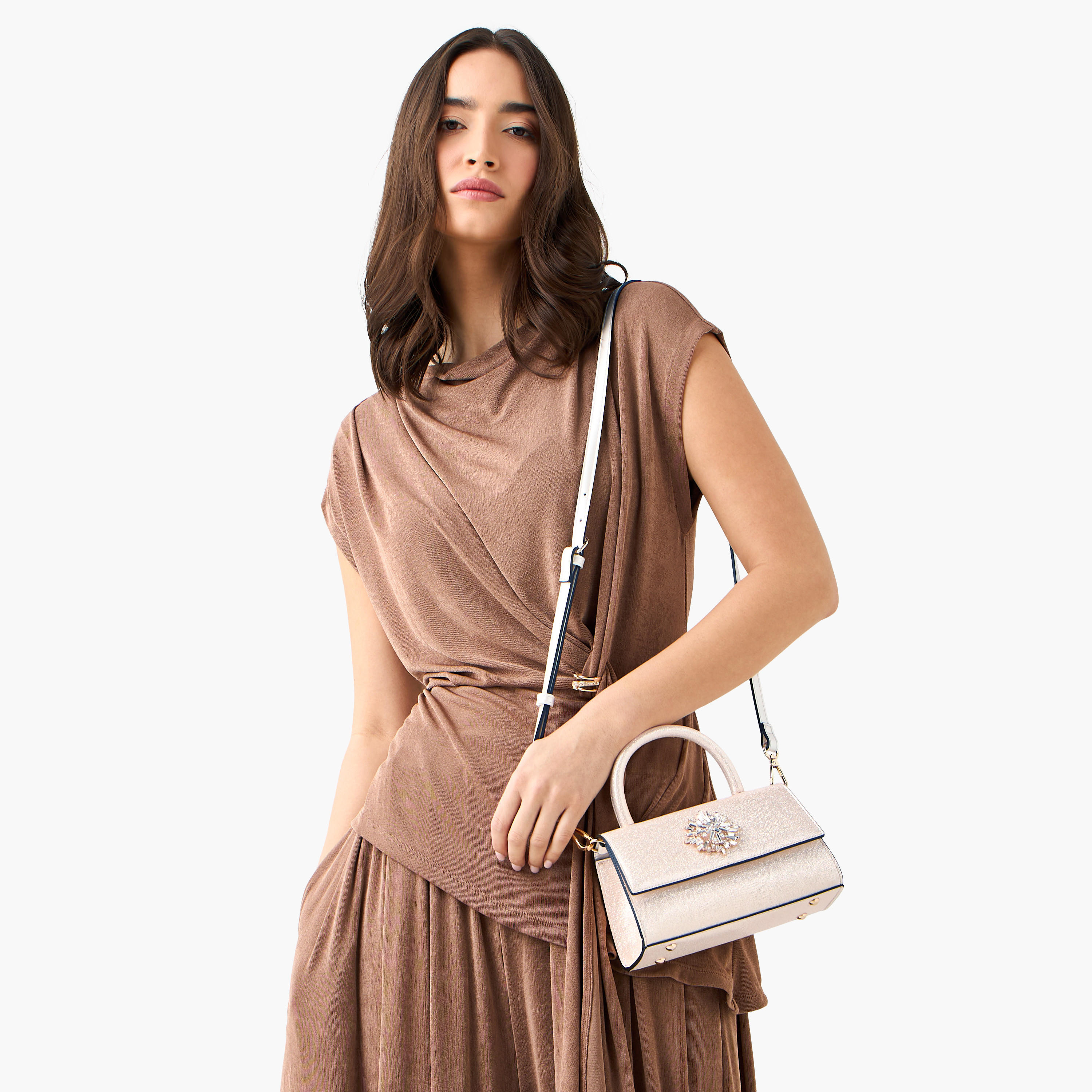 شنطة ساتشيل مزينة بزر إغلاق مغناطيسي من سيليست-women-bagsandwallets-handbags-image-3