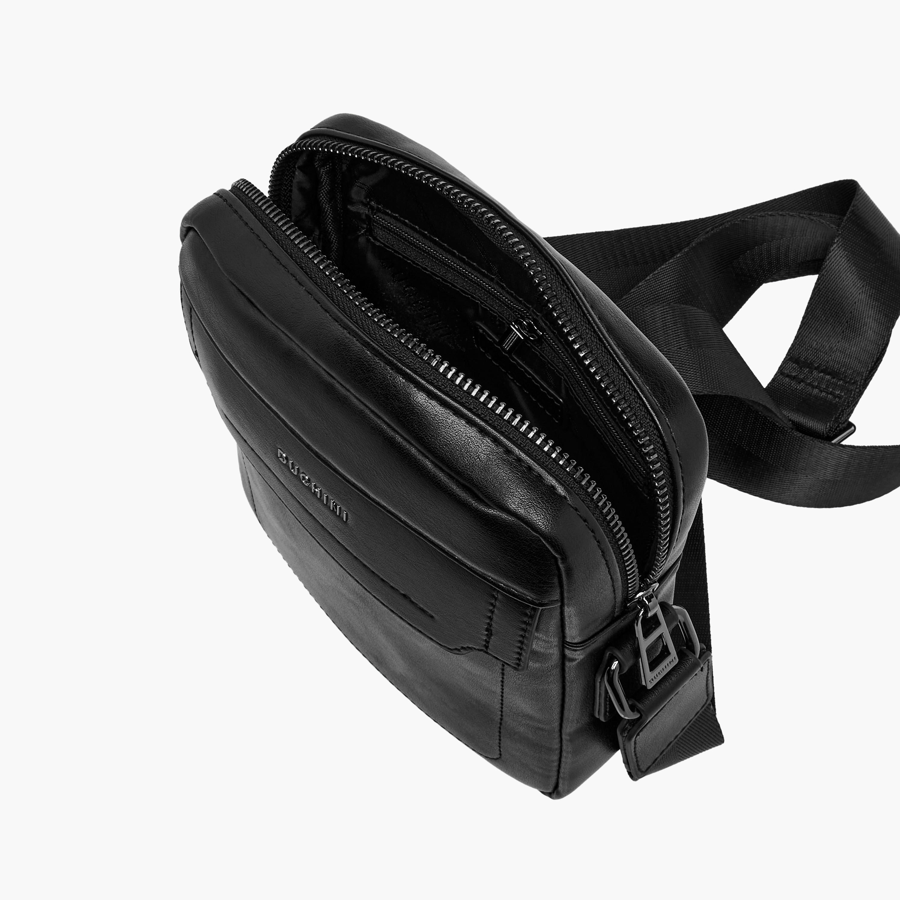 شنطة كروس بودي سادة بحزام قابل للتعديل وسحاب إغلاق من دوتشيني-men-bags-image-1