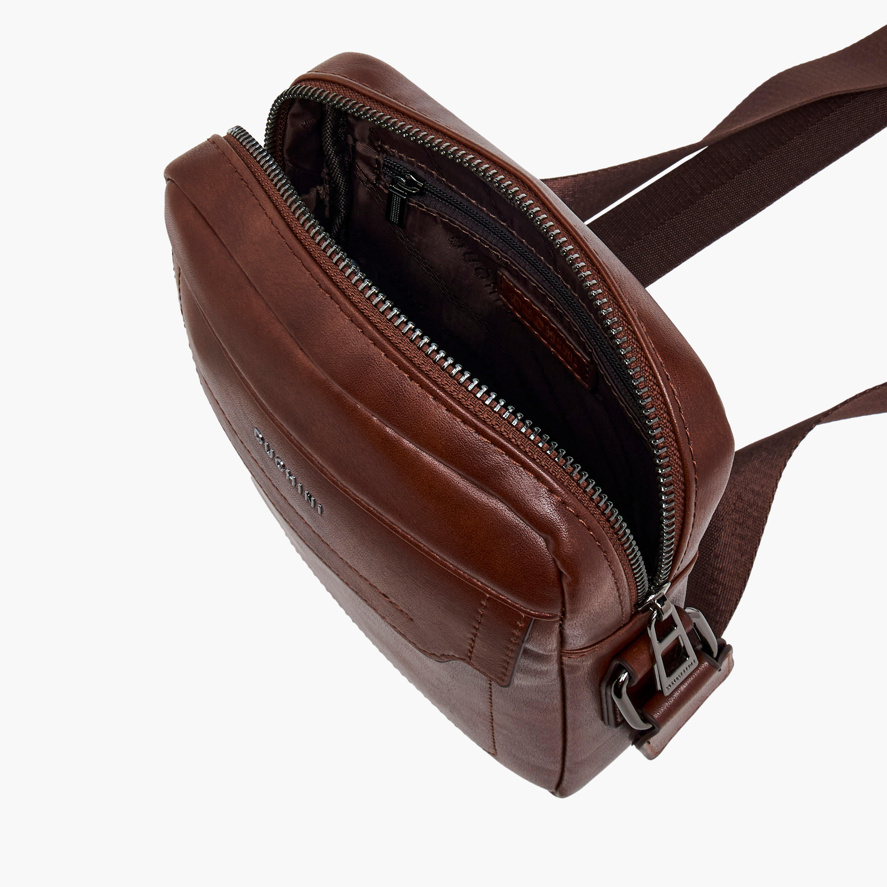 شنطة كروس بودي سادة بحزام قابل للتعديل وسحاب إغلاق من دوتشيني-men-bags-image-1