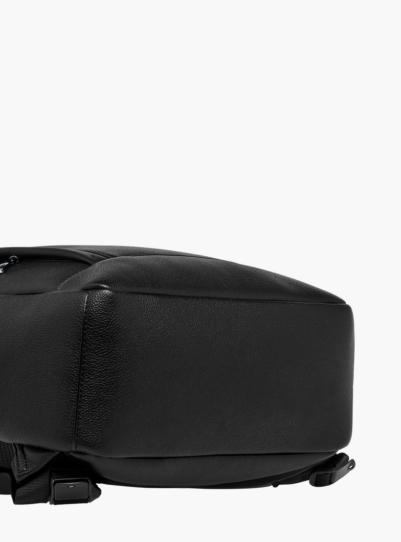 شنطة ظهر سادة بأحزمة قابلة للتعديل وسحاب إغلاق من دوتشيني - 31x17x43 سم-men-bags-image-8