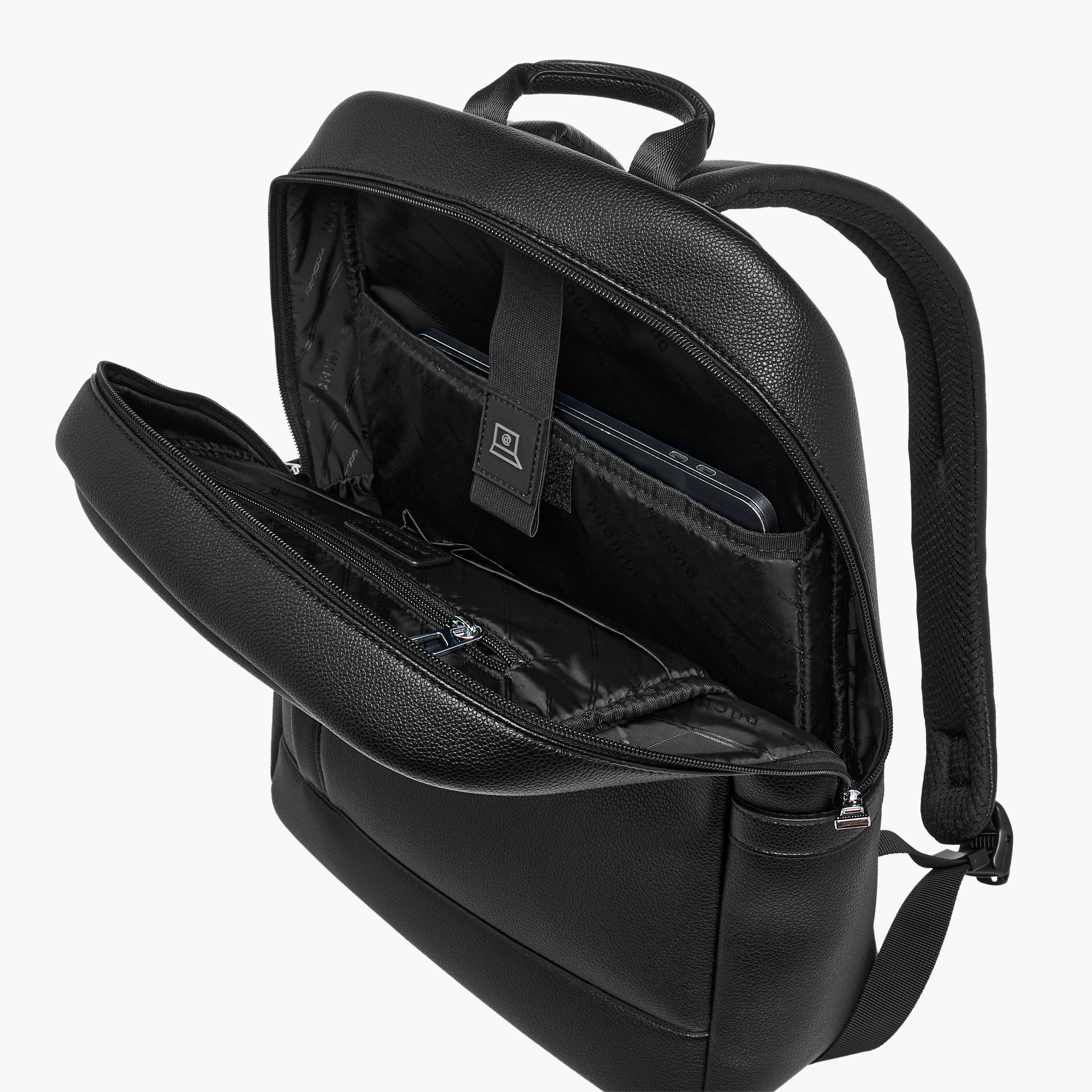 شنطة ظهر سادة بأحزمة قابلة للتعديل وسحاب إغلاق من دوتشيني - 31x17x43 سم-men-bags-image-9