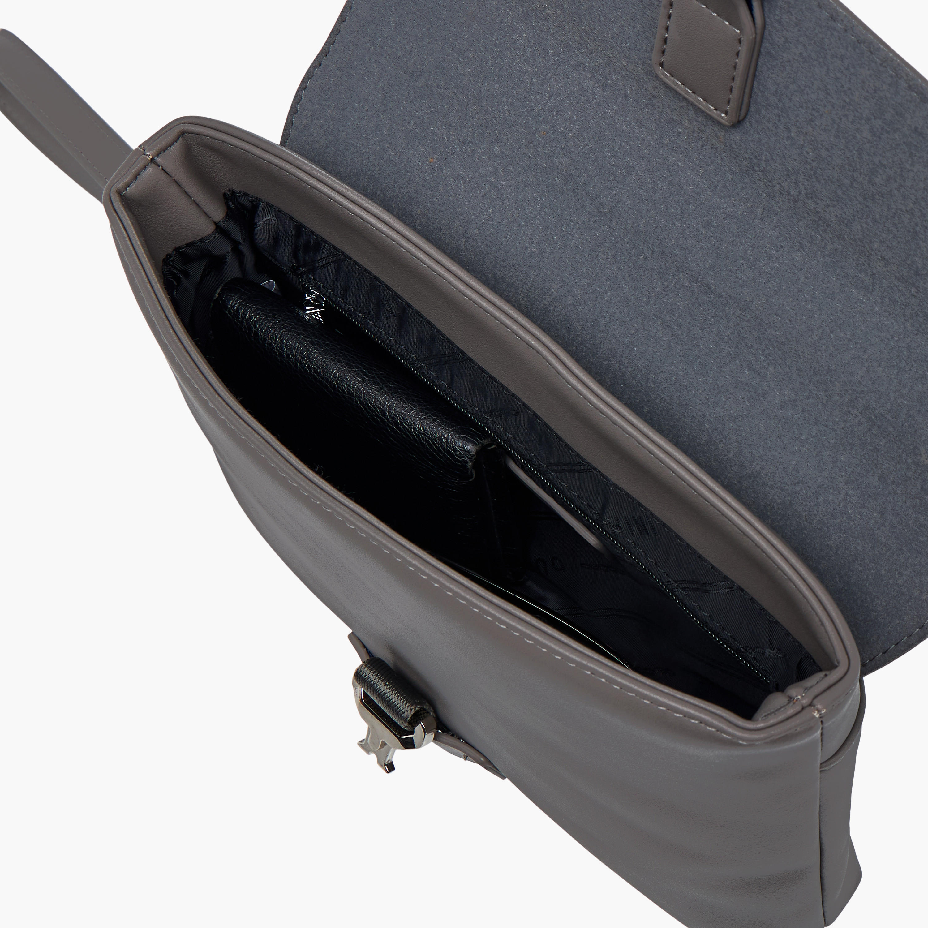 شنطة سادة بسوار معصم من دوتشيني-men-bags-image-1