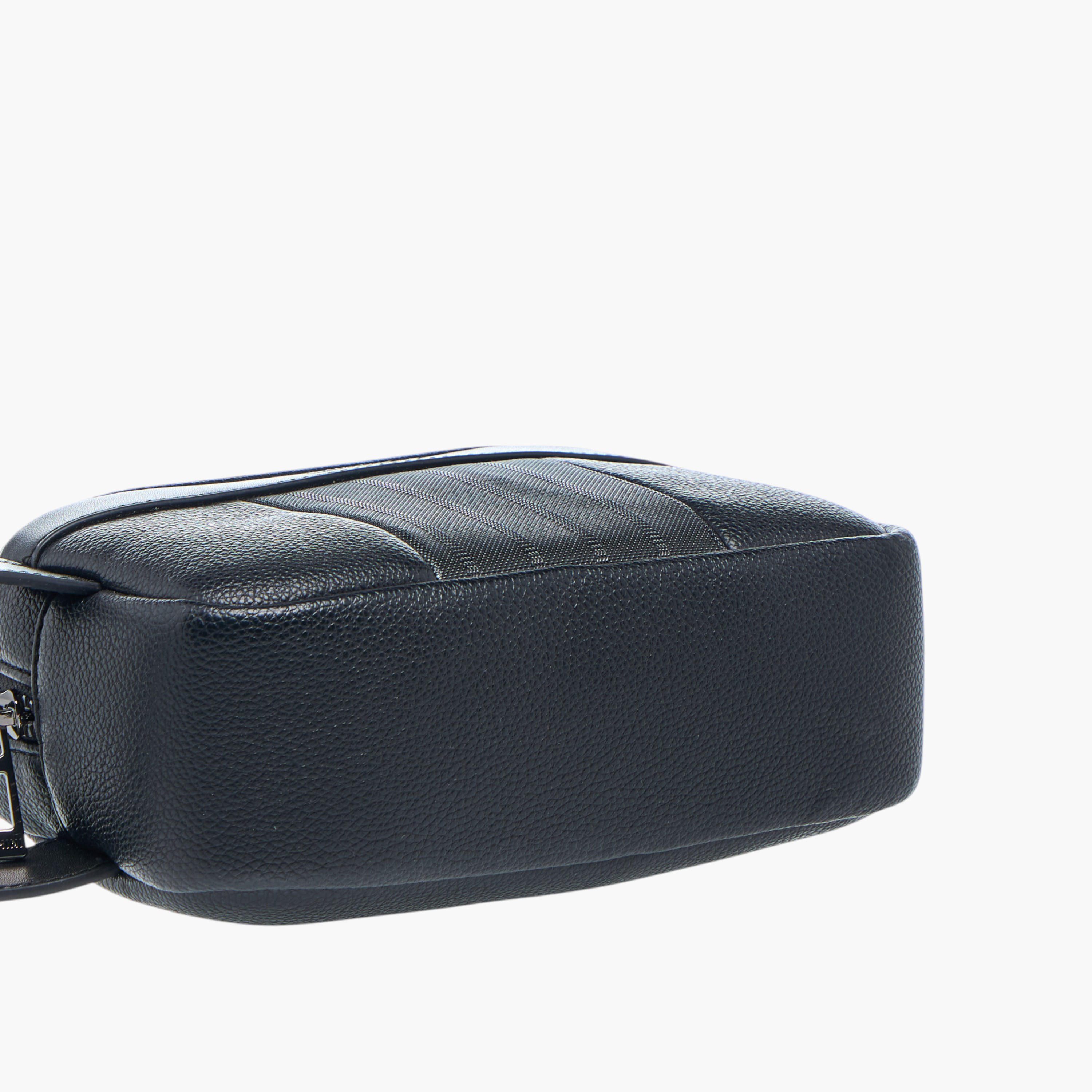 شنطة صغيرة بارزة الملمس بسحاب إغلاق من دوتشيني-men-bags-image-2