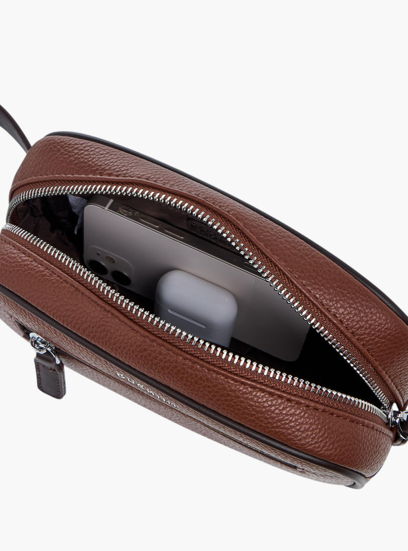 شنطة صغيرة بارزة الملمس بسحّاب من دوشيني-men-bags-image-1