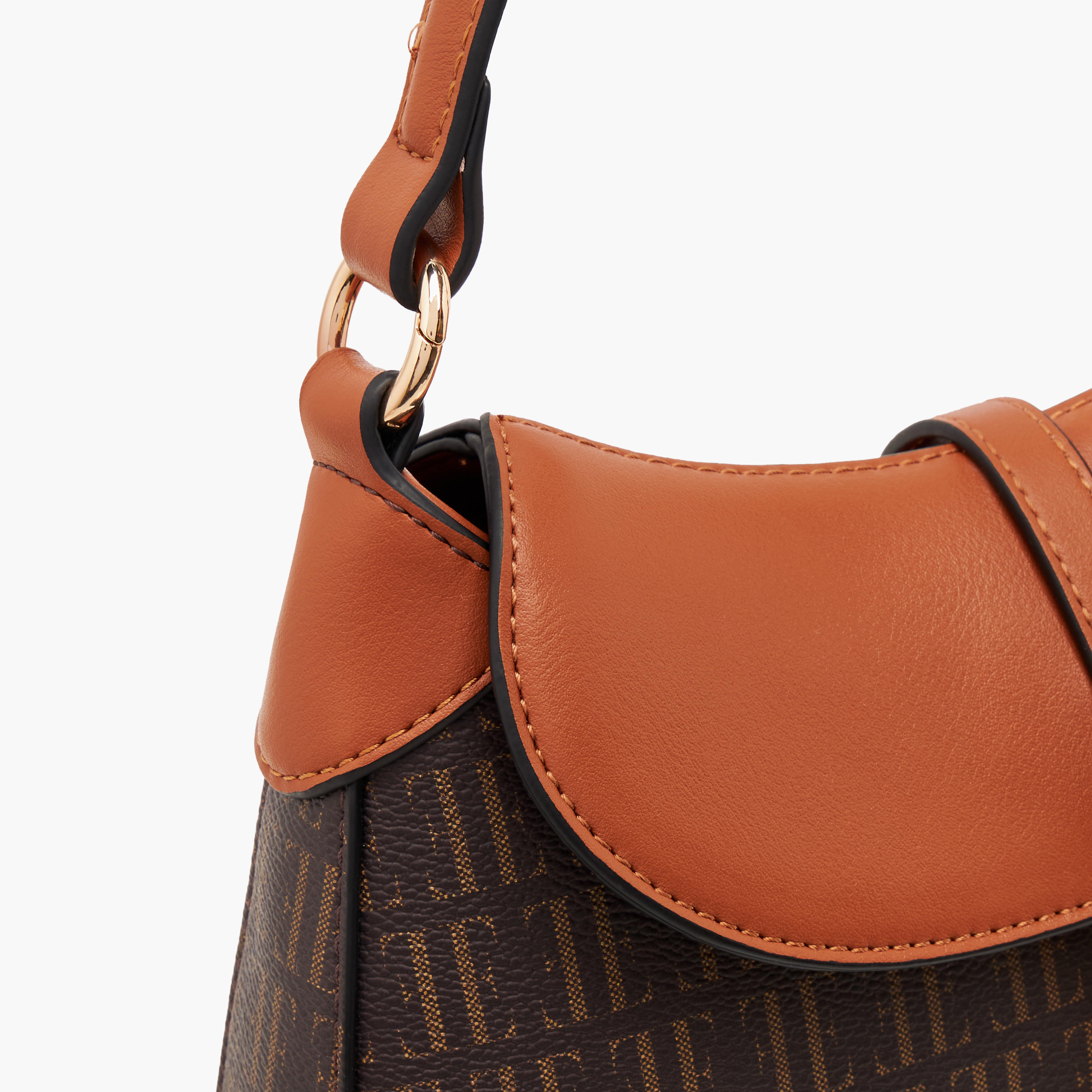 شنطة كروس بودي بحزام قابل للتعديل وزر إغلاق وطبعات مونوجرام من إيل-women-bagsandwallets-handbags-image-6