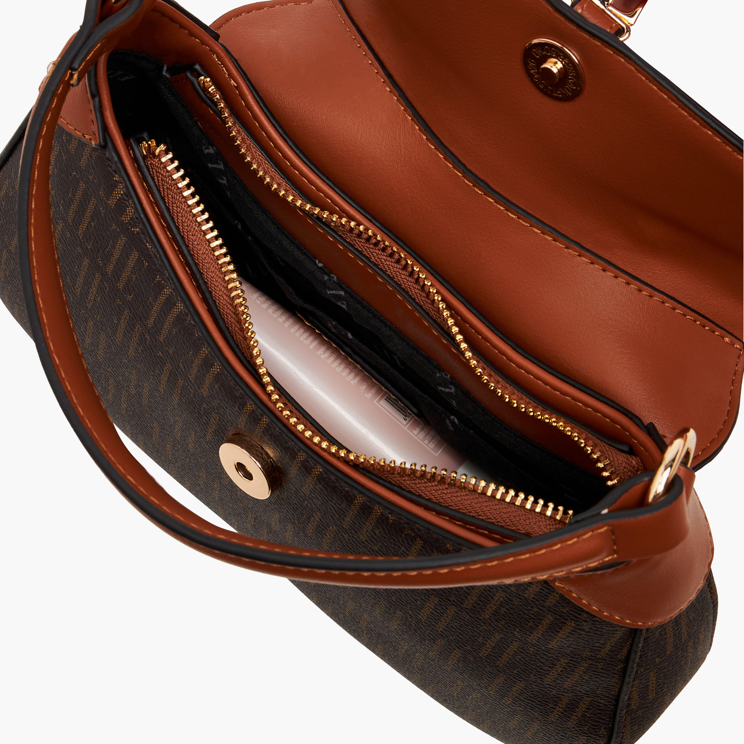 شنطة كروس بودي بحزام قابل للتعديل وزر إغلاق وطبعات مونوجرام من إيل-women-bagsandwallets-handbags-image-9