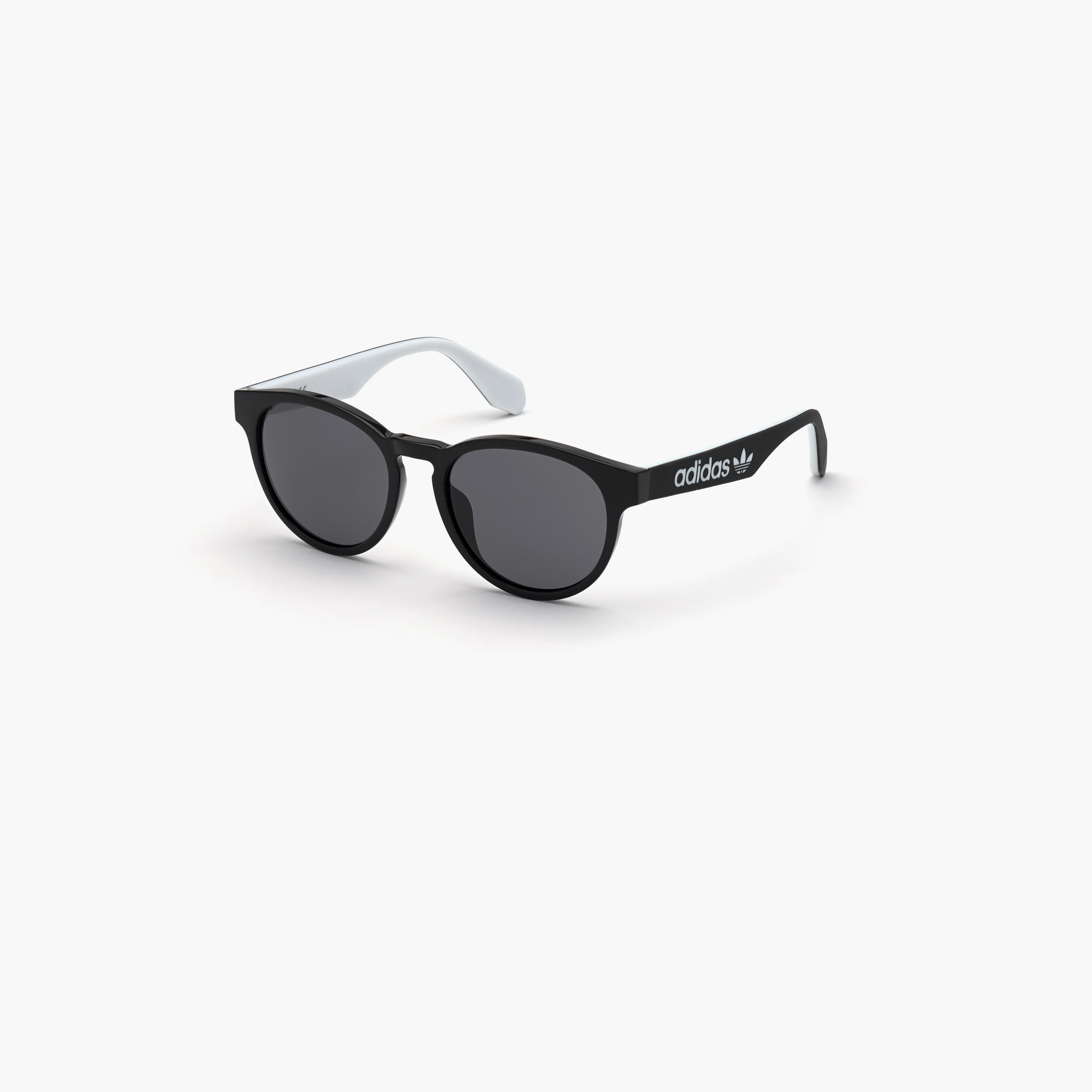 أديداس نظارة شمسية بيضاوية لون دخاني 52مم OR002501A52-men-sunglasses-image-1