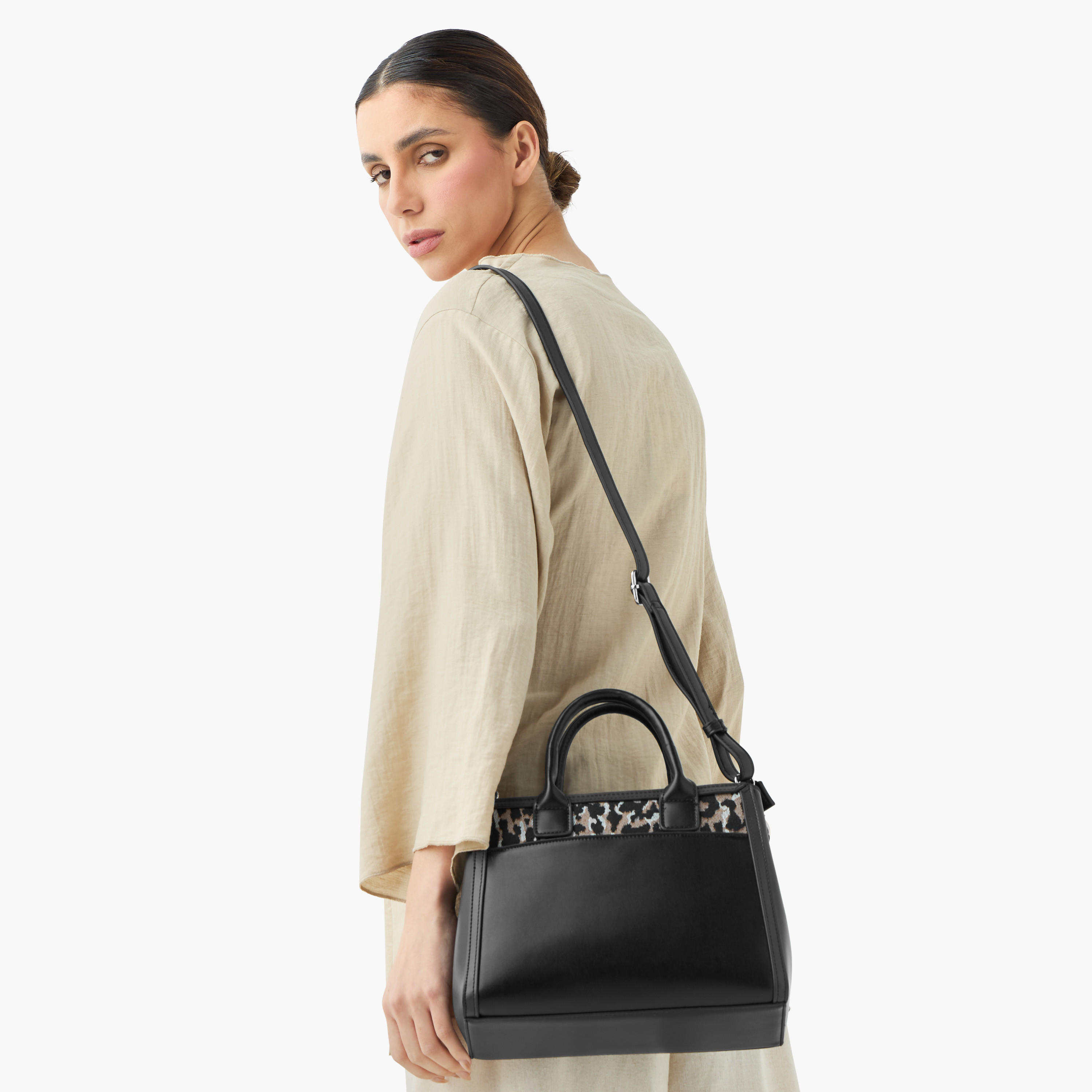 شنطة توتي بألواح وحزام قابل للفصل وسحاب إغلاق من ساشا-women-bagsandwallets-handbags-image-8