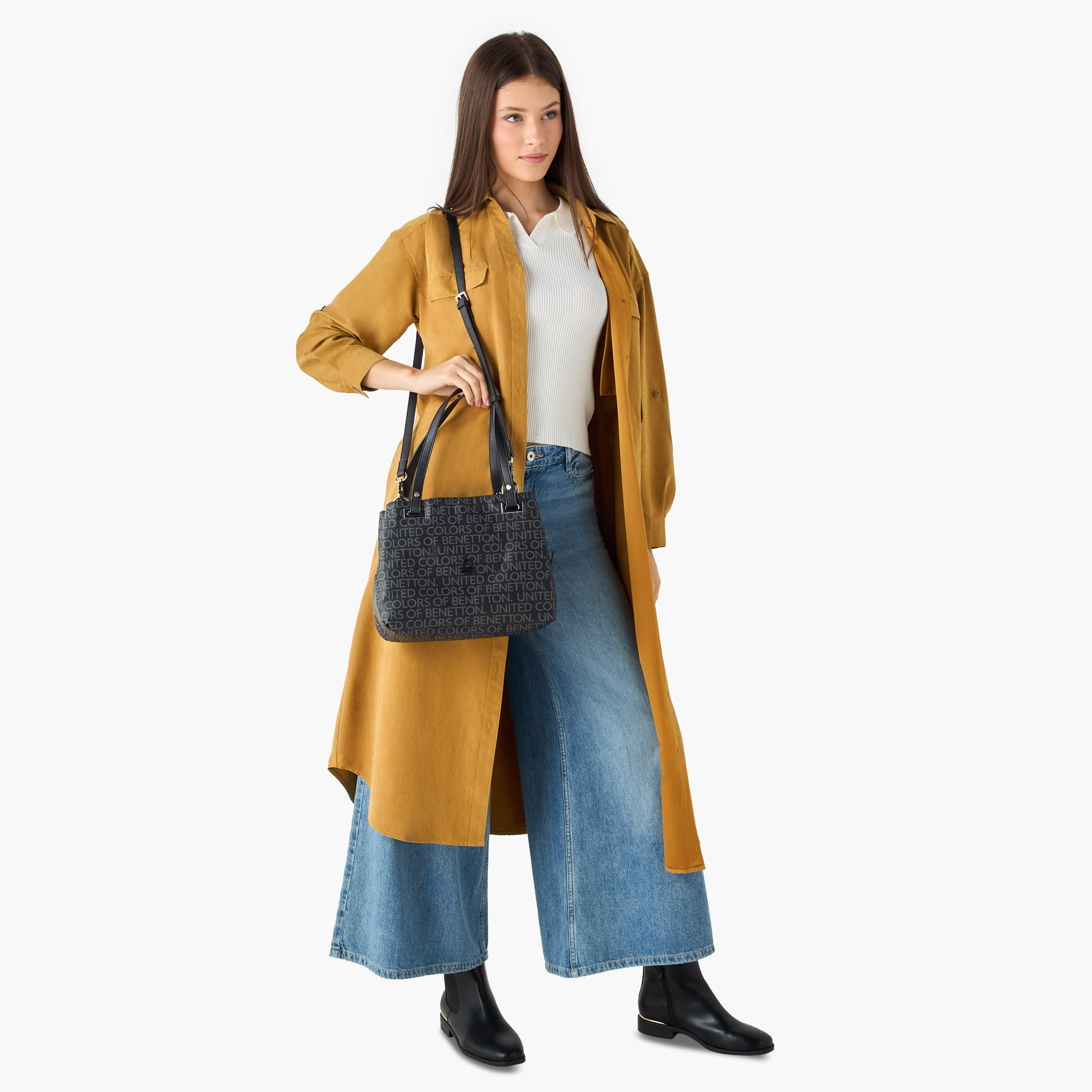 شنطة توتي بمقابض مزدوجة وطبعات مونوجرام من يونايتد كولورز أوف بينيتون-women-bagsandwallets-handbags-image-4