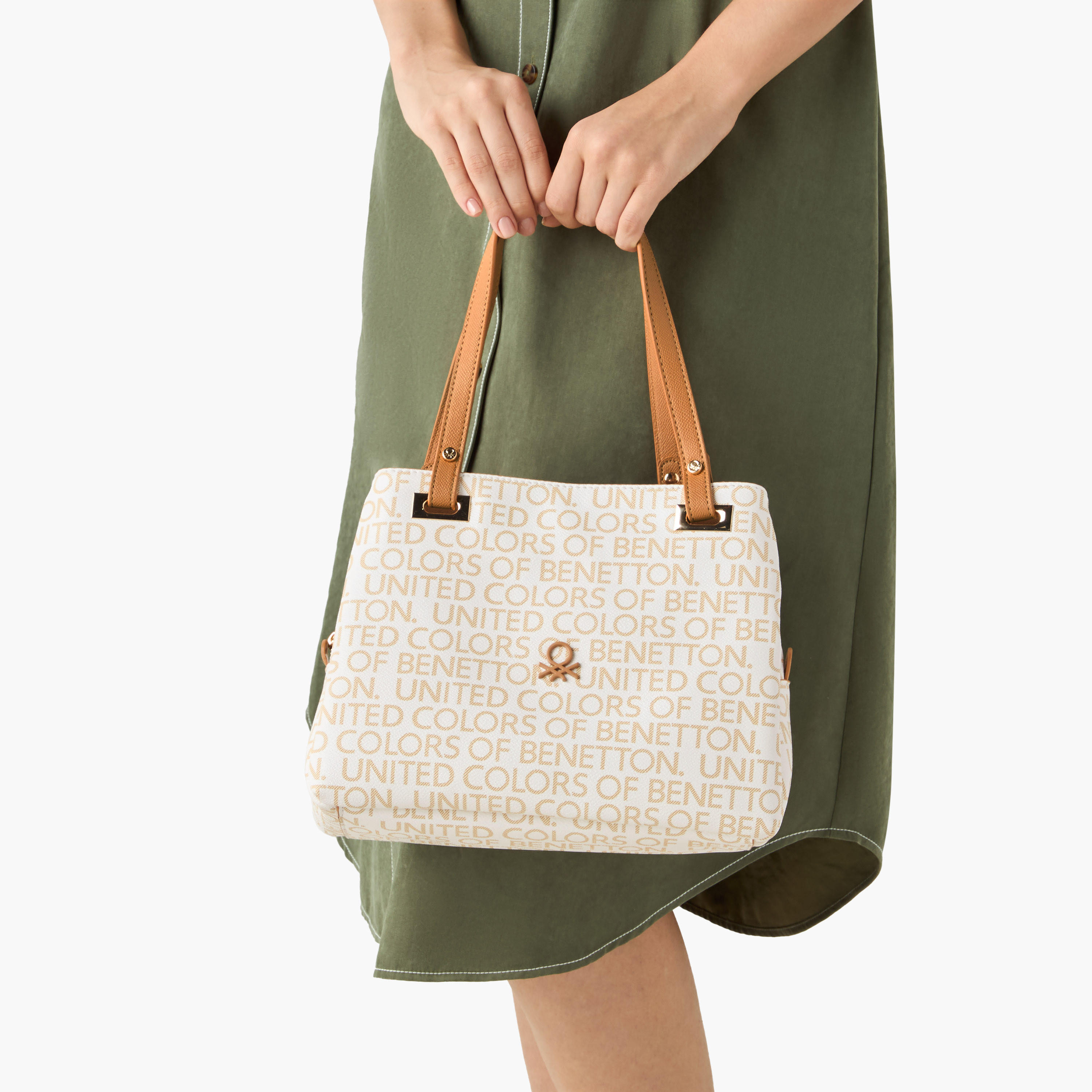 شنطة توتي بطبعات مونوجرام ومقابض مزدوجة من يو سي بي-women-bagsandwallets-handbags-image-2