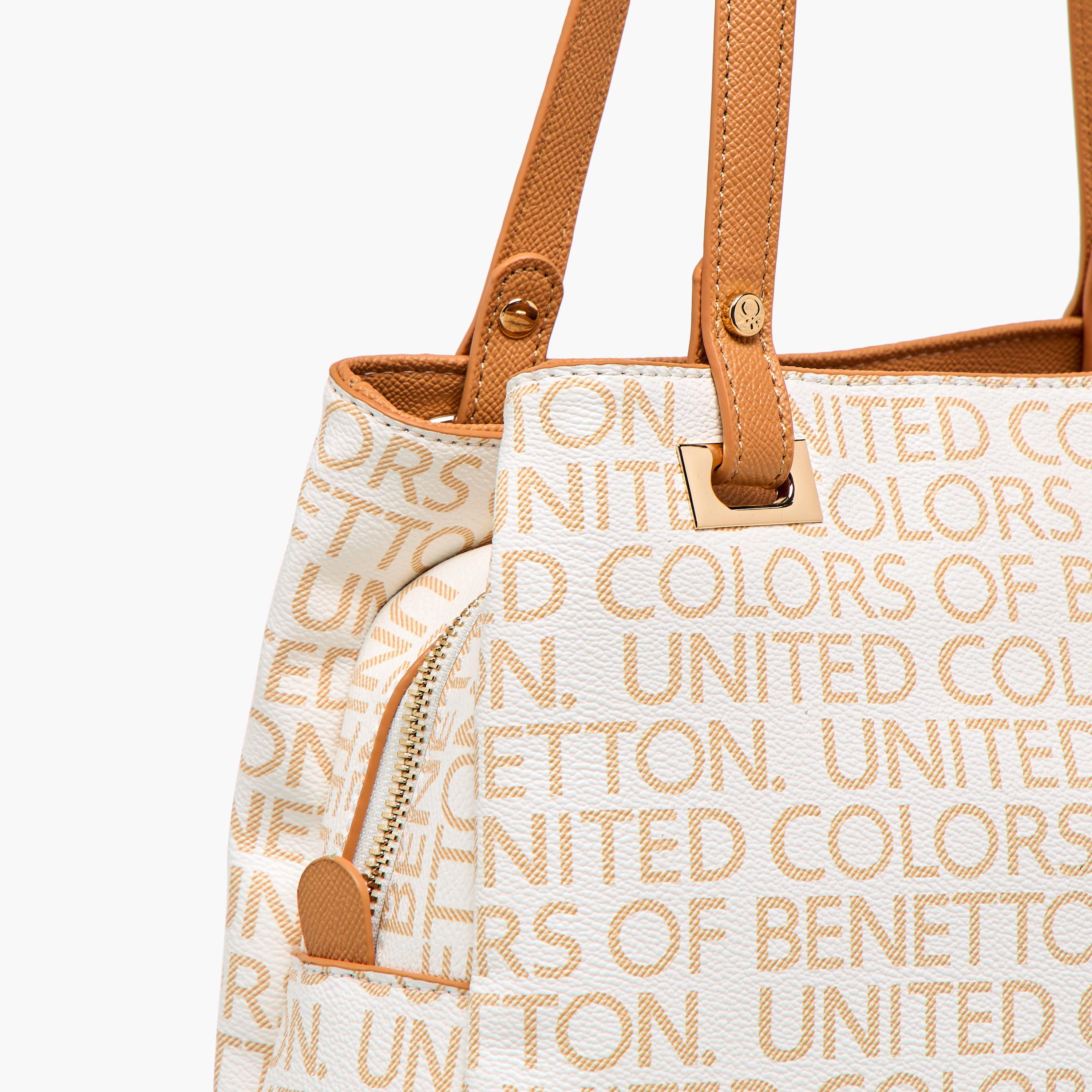 شنطة توتي بطبعات مونوجرام ومقابض مزدوجة من يو سي بي-women-bagsandwallets-handbags-image-5