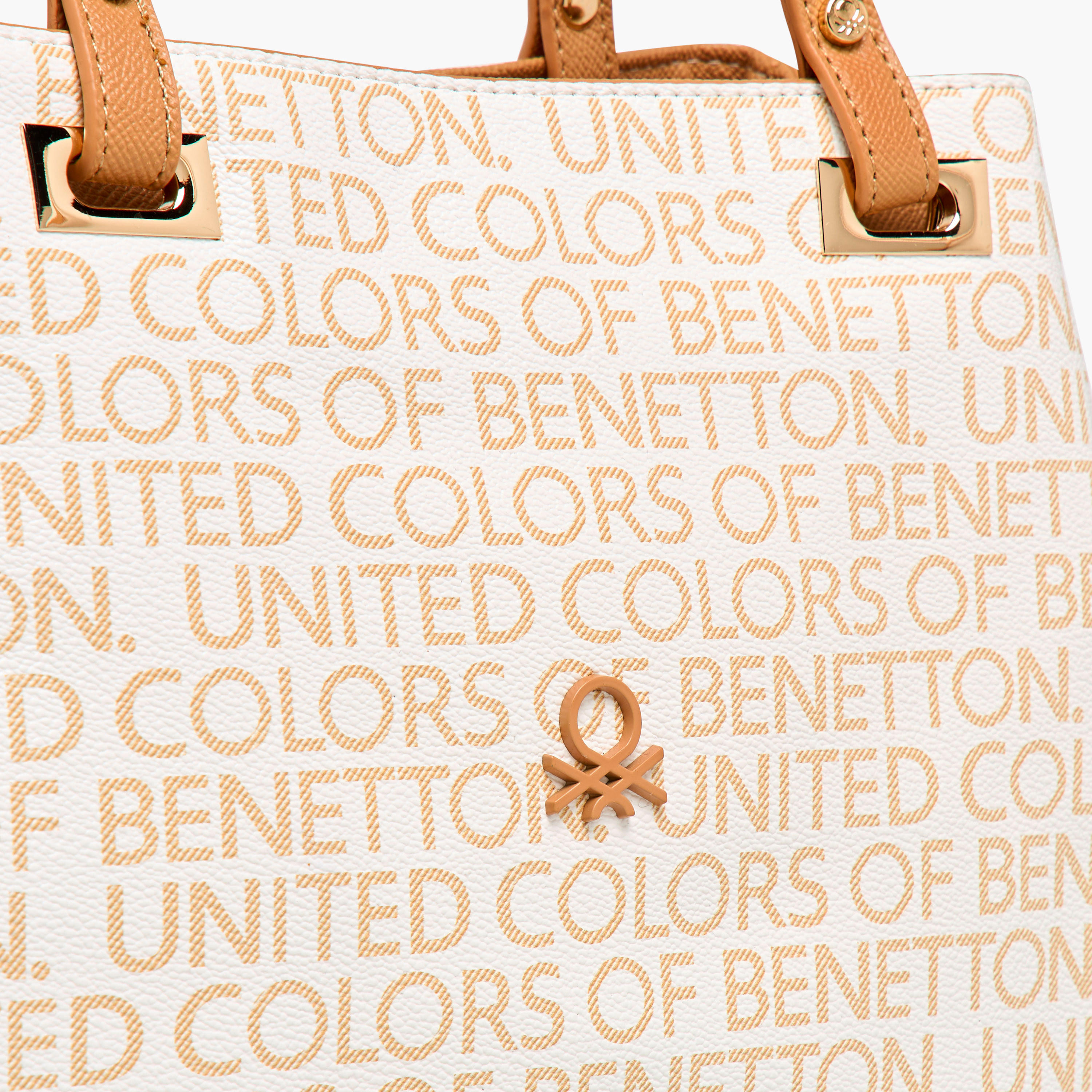 شنطة توتي بطبعات مونوجرام ومقابض مزدوجة من يو سي بي-women-bagsandwallets-handbags-image-6