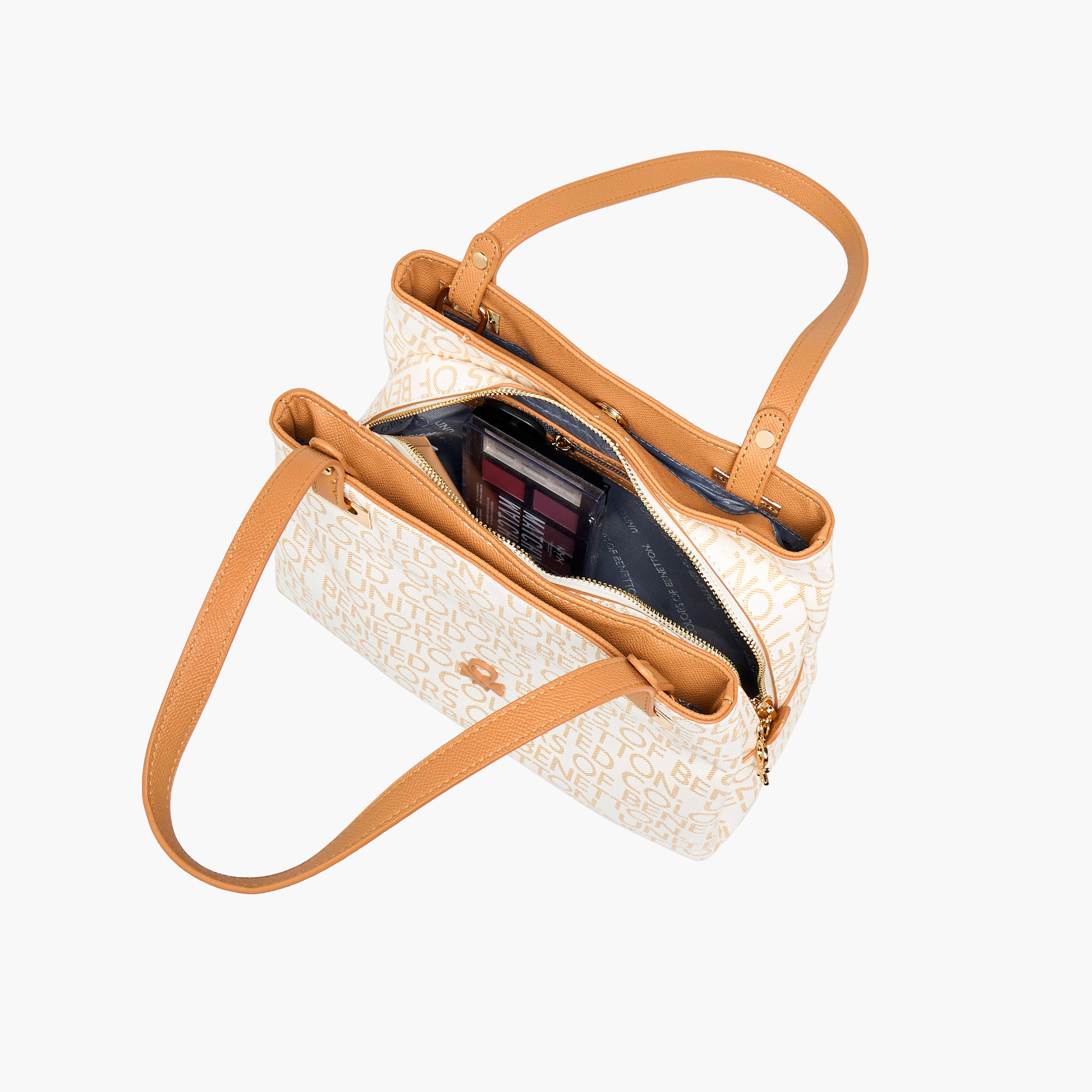 شنطة توتي بطبعات مونوجرام ومقابض مزدوجة من يو سي بي-women-bagsandwallets-handbags-image-9