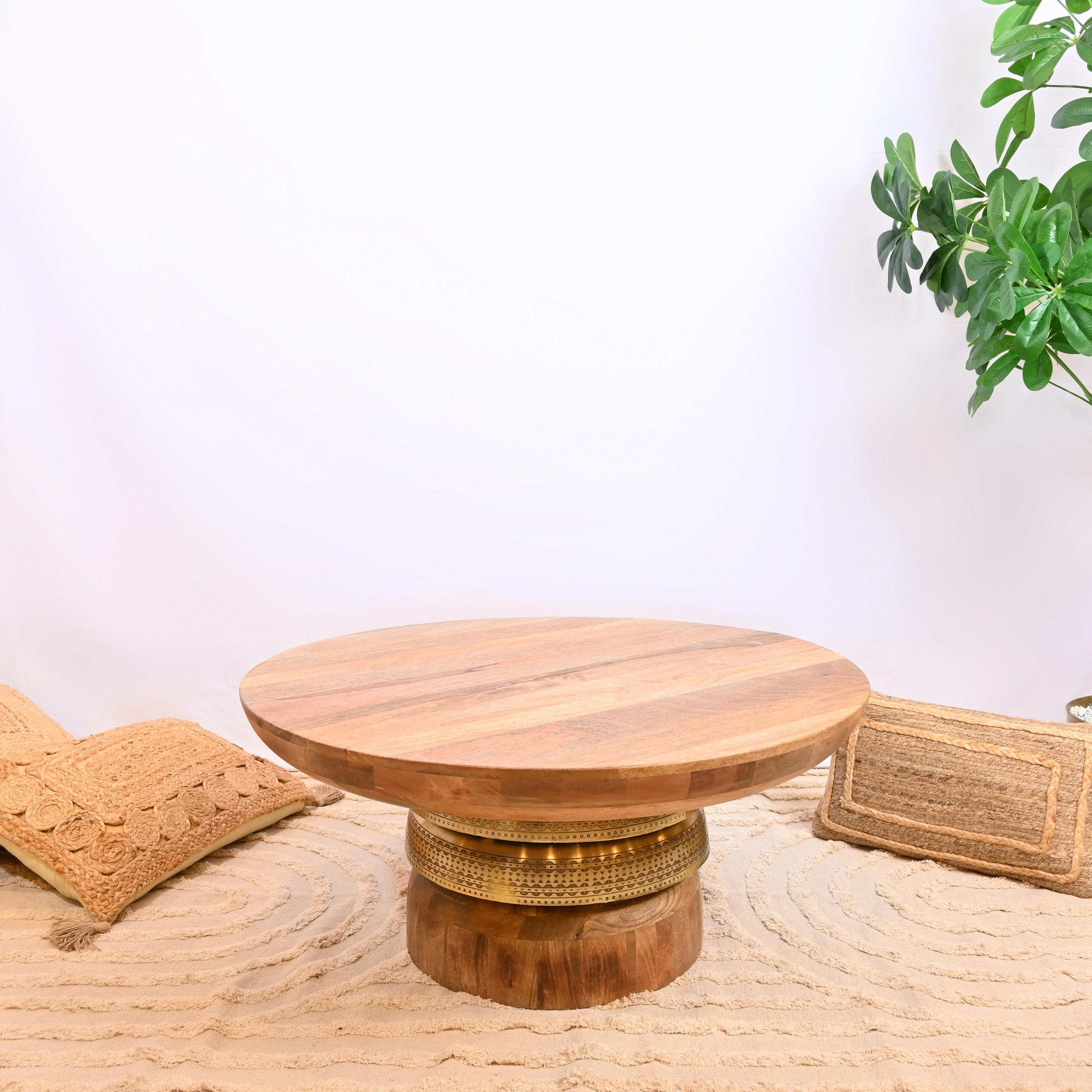 طاولة قهوة بسطح خشبي وتفاصيل بارزة الملمس من لايف ستايل - 40x40x50 سم-furniture-livingroom-coffeetables-image-2