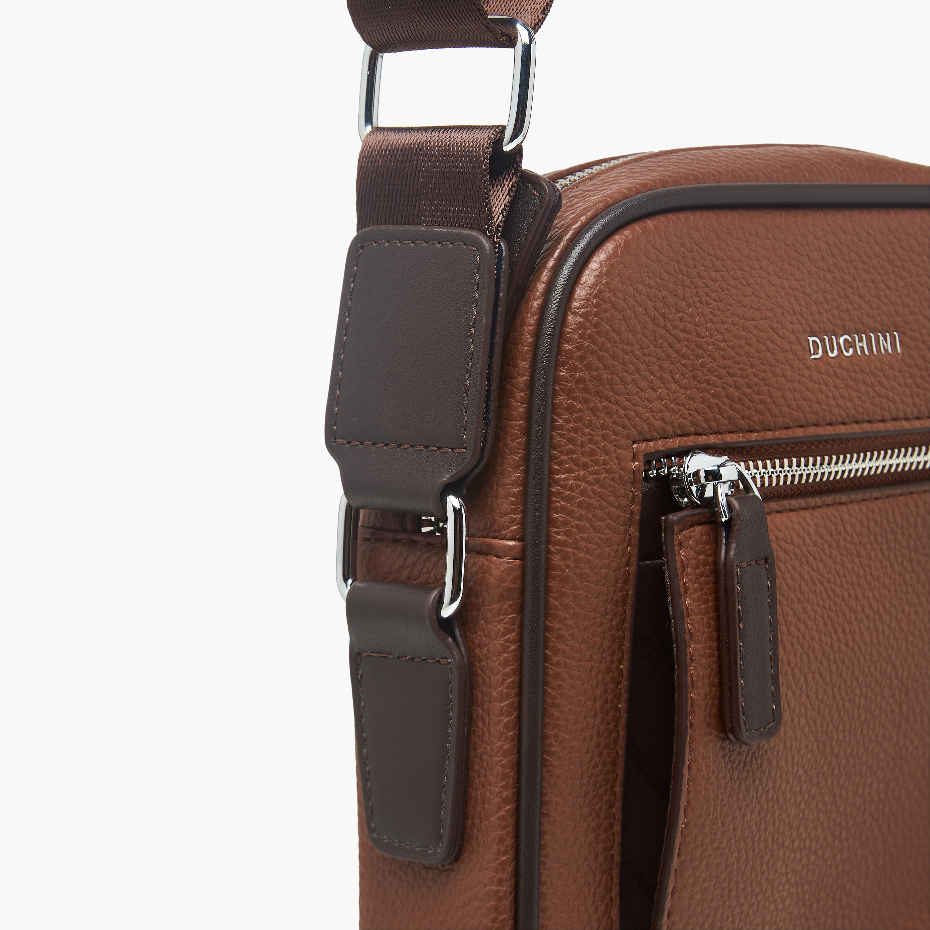 شنطة كروس بودي سادة بحزام قابل للتعديل للرجال من دوتشيني-men-bags-image-3
