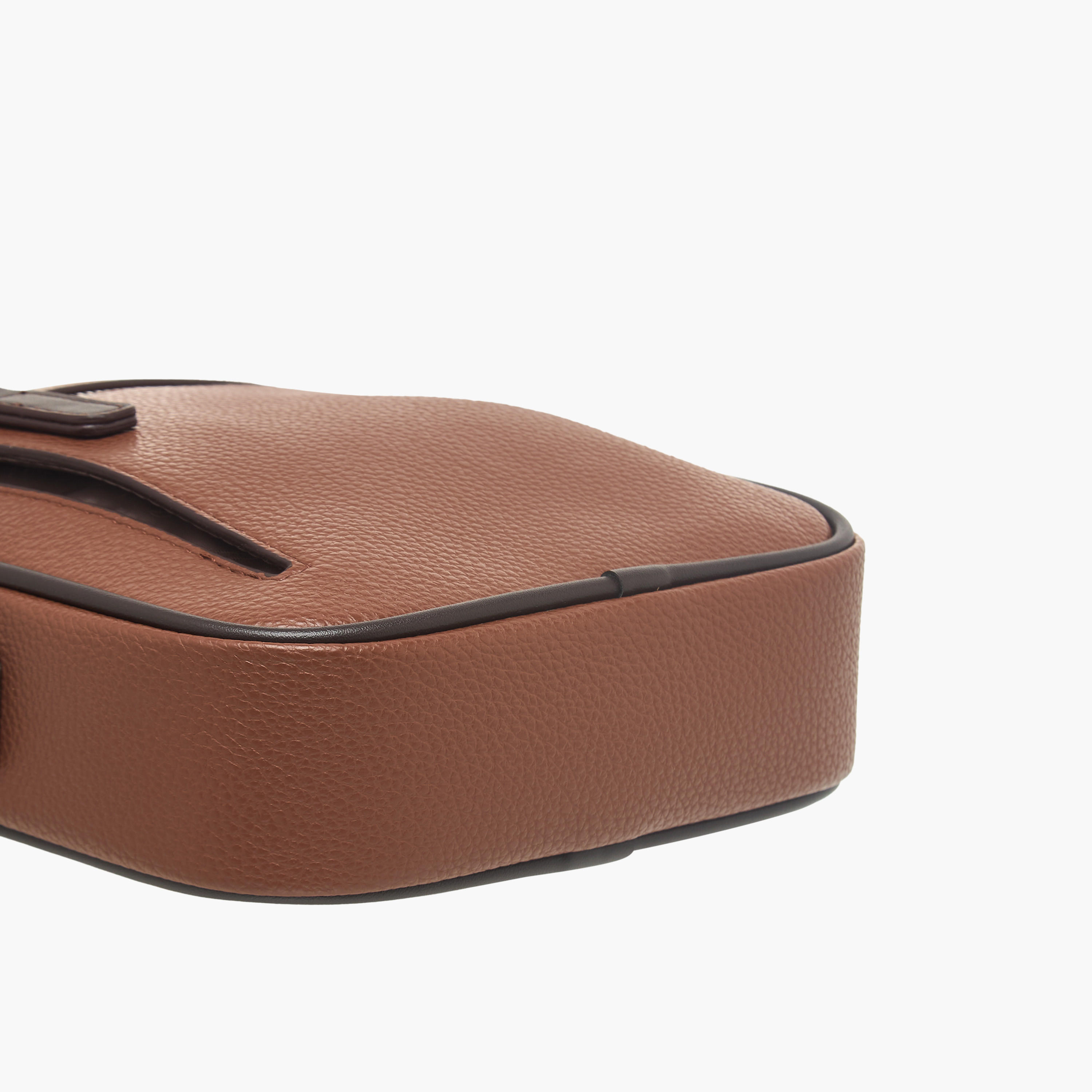 شنطة كروس بودي سادة بحزام قابل للتعديل للرجال من دوتشيني-men-bags-image-2