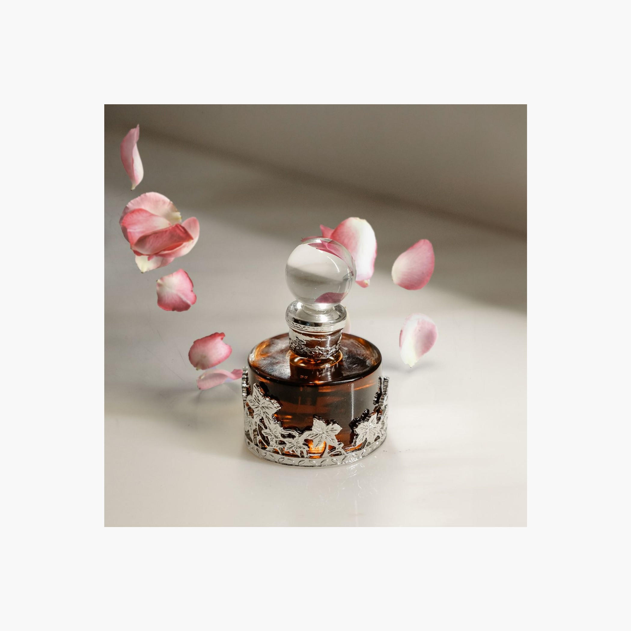 زيت عطري مخلط ملكي من سويس أربيان - 25 مل-beautyandpersonalcare-fragrance-unisex-image-2