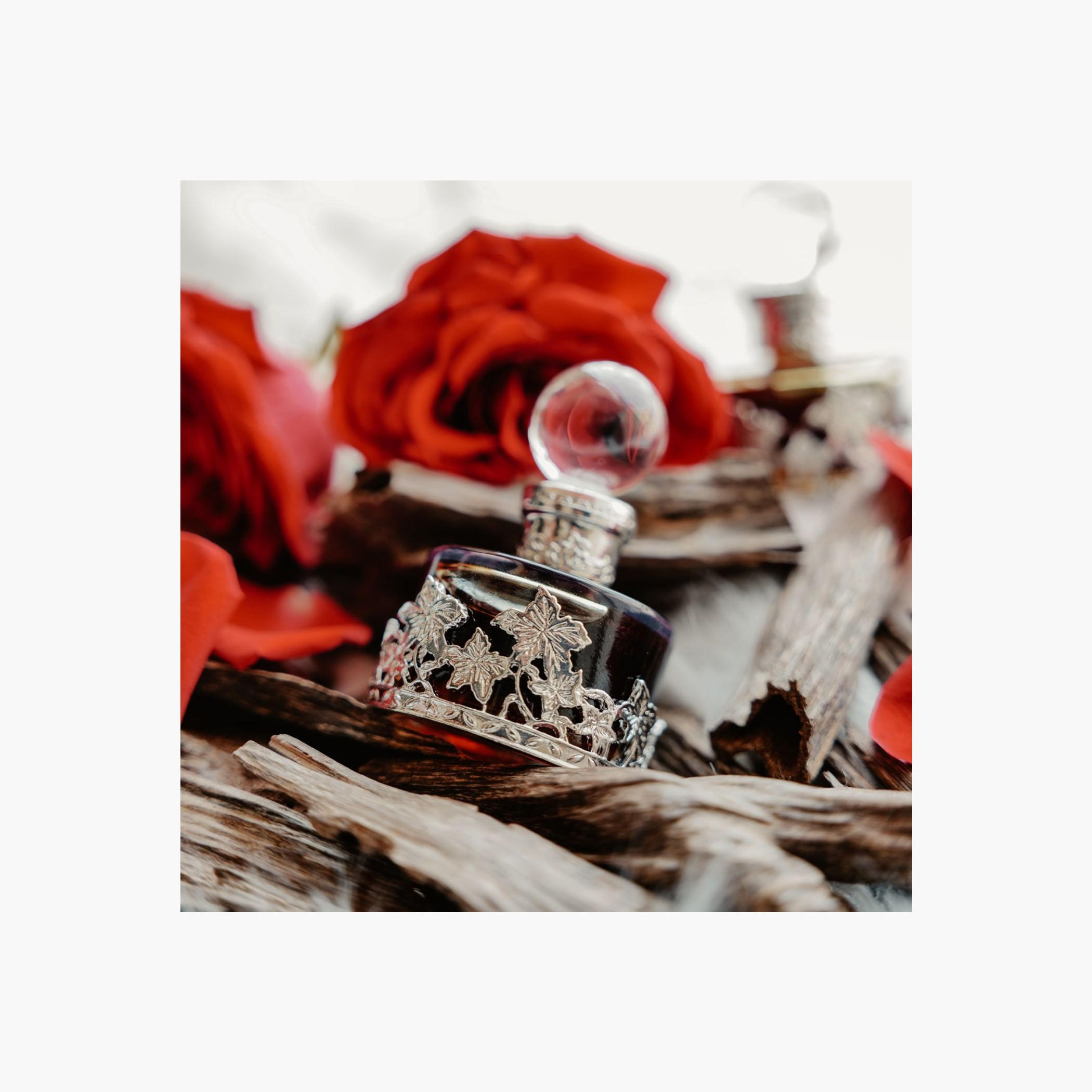 Swiss Arabian Mukhalat Malaki Perfume Oil - 25 ml-beautyandpersonalcare-fragrance-unisex-image-4