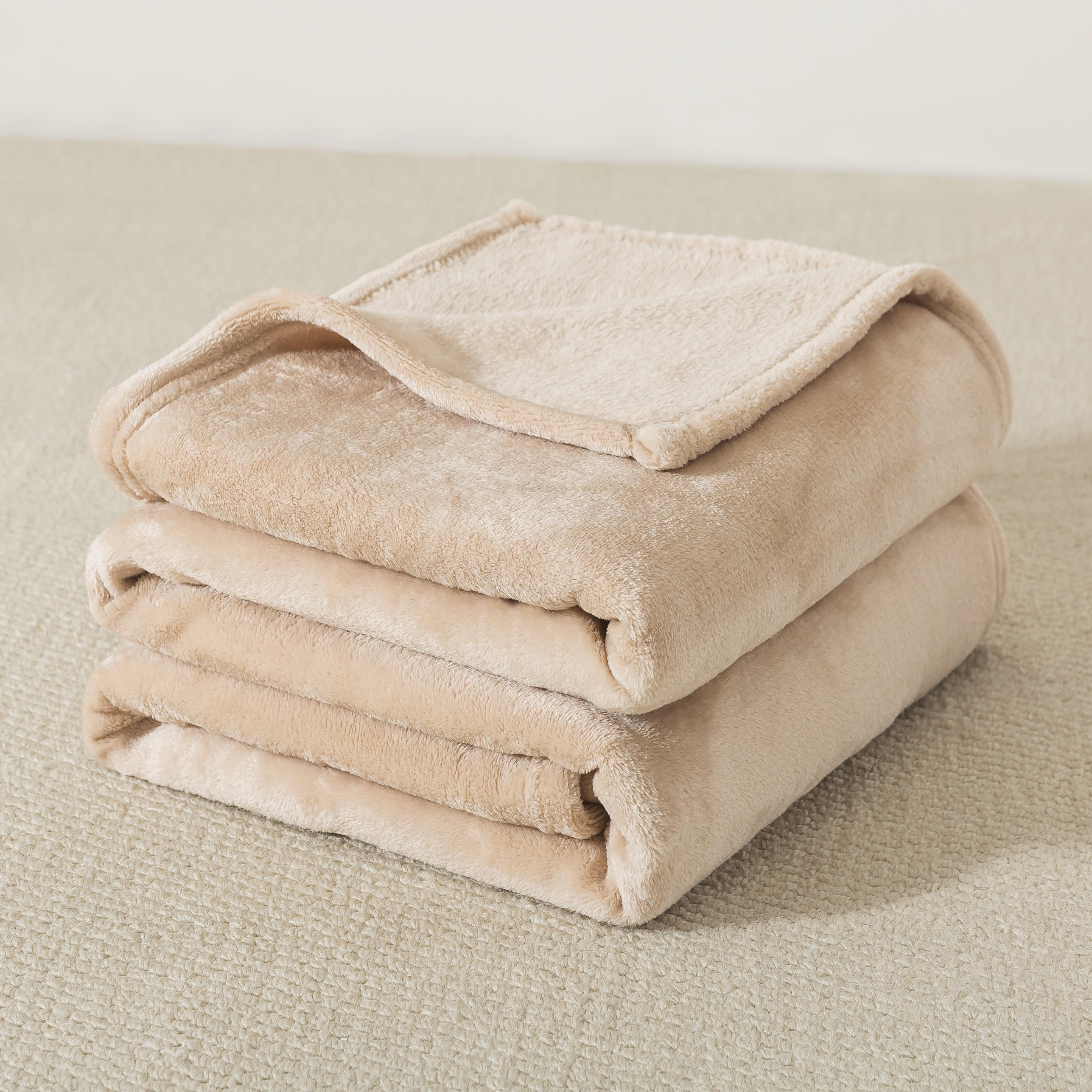 Luxury Plush Flannel Blanket - 150x200 cm-household-bedding-blankets-image-4