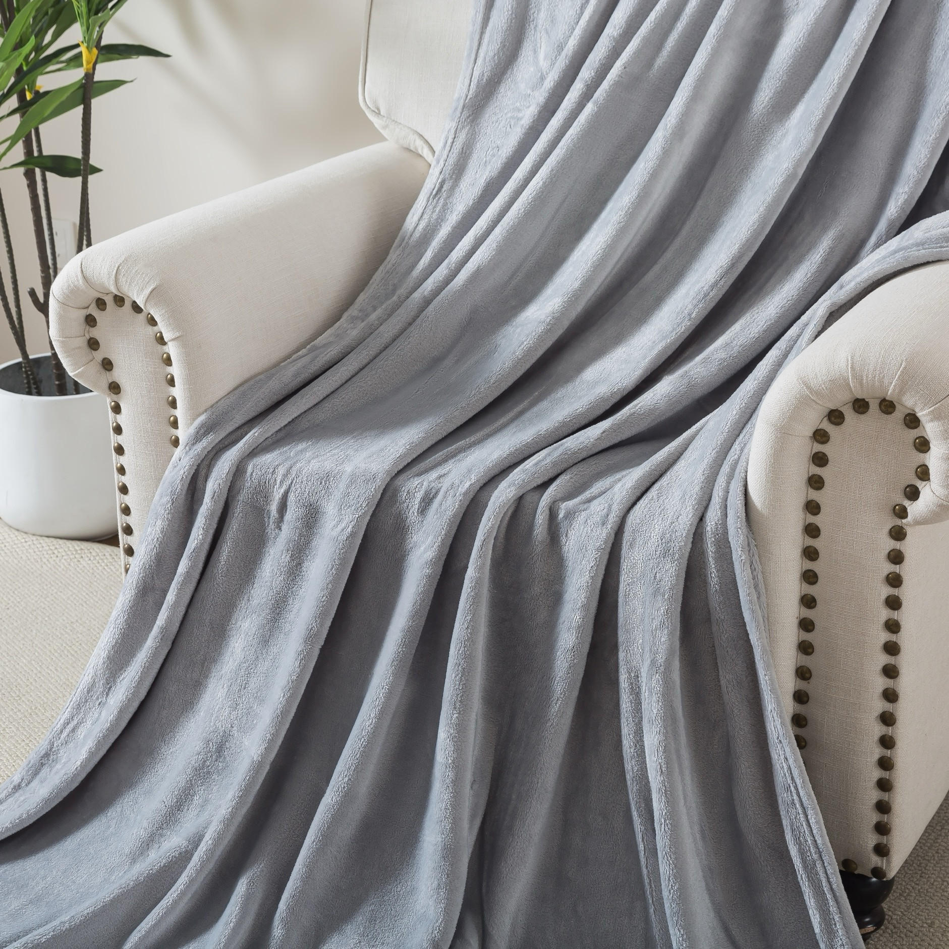 بطانية فلانيل مخملية فاخرة - 150x200 سم-household-bedding-blankets-image-4
