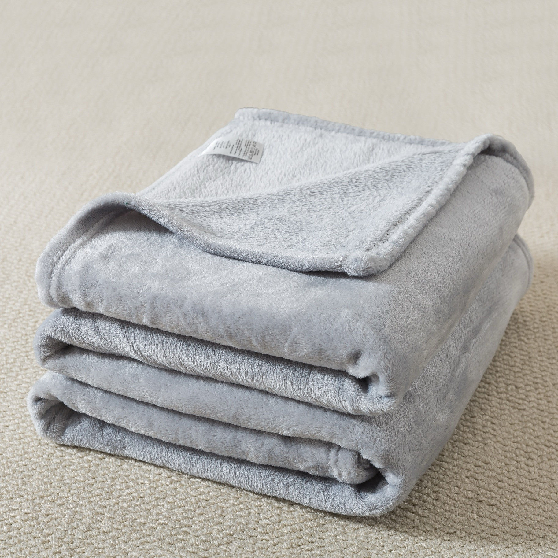 بطانية فلانيل مخملية فاخرة - 150x200 سم-household-bedding-blankets-image-7