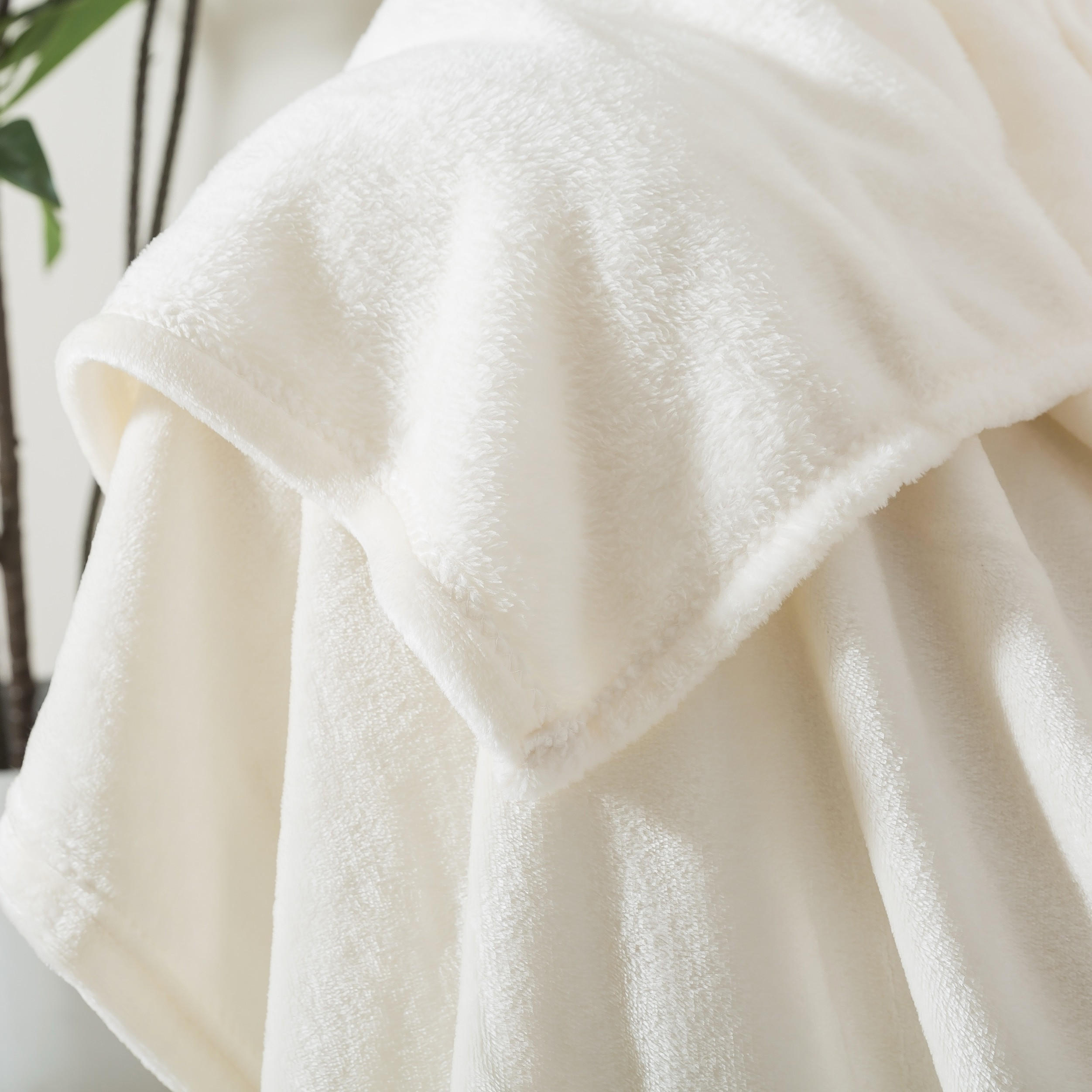 Luxury Soft Plush Flannel Blanket - 200x200 cm-household-bedding-blankets-image-4