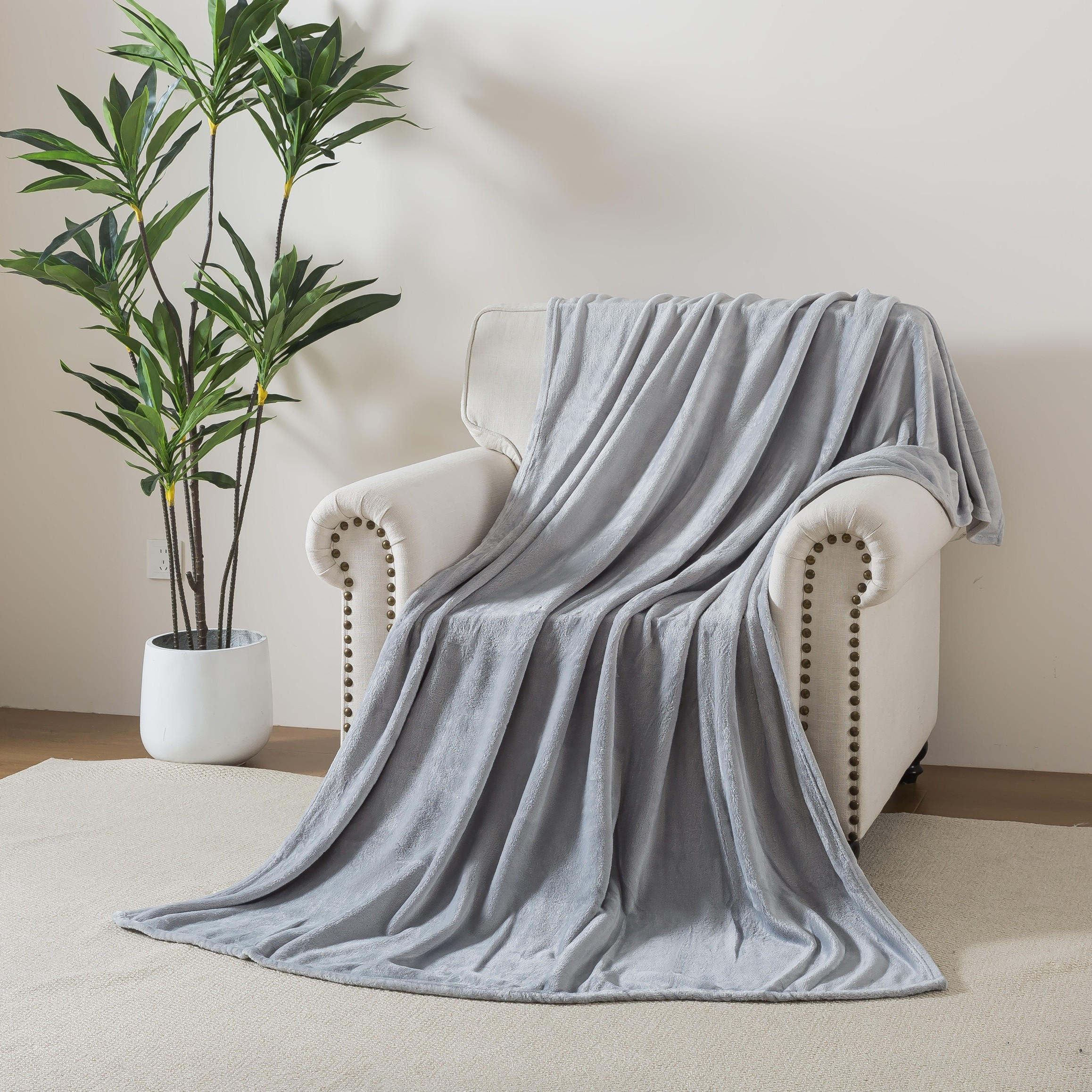 Luxury 240 GSM Soft Plush Flannel Blanket - 200x200 cms-household-bedding-blankets-image-2