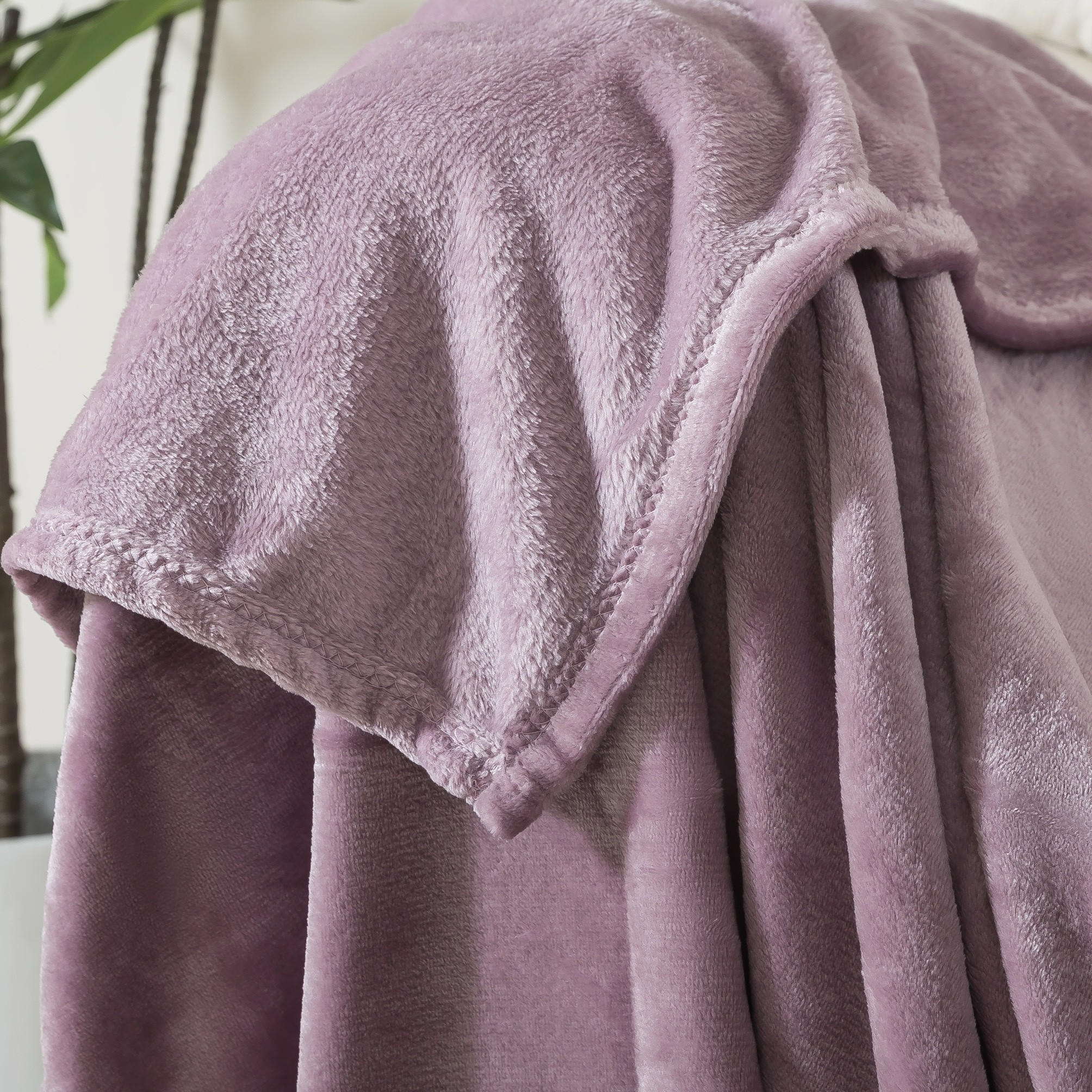Luxury Soft Plush Flannel Blanket - 200x200 cms-household-bedding-blankets-image-4