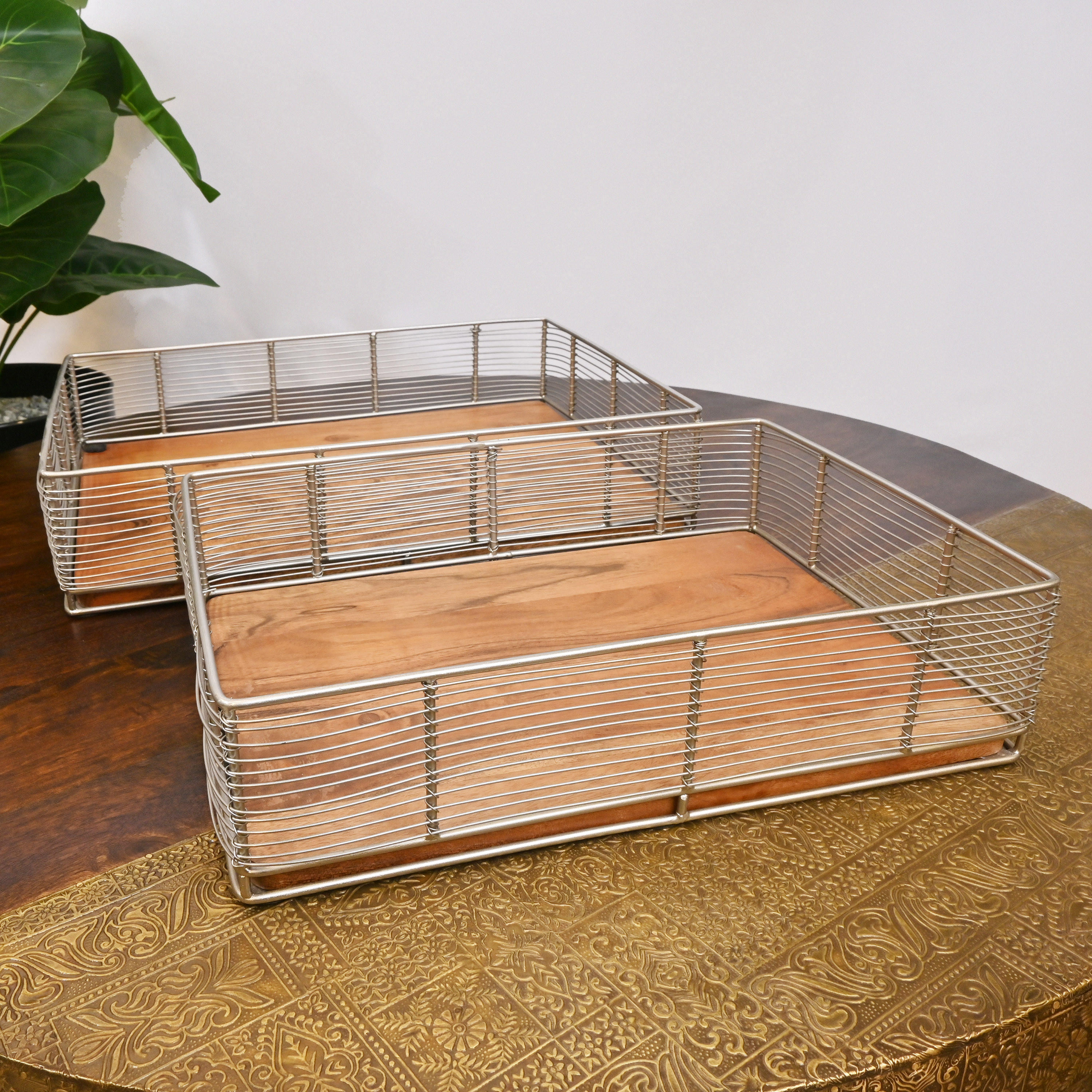 صينية ديكور بقاعدة خشبية من لايف ستايل - طقم من قطعتين-household-decor-boxesandtrays-image-2
