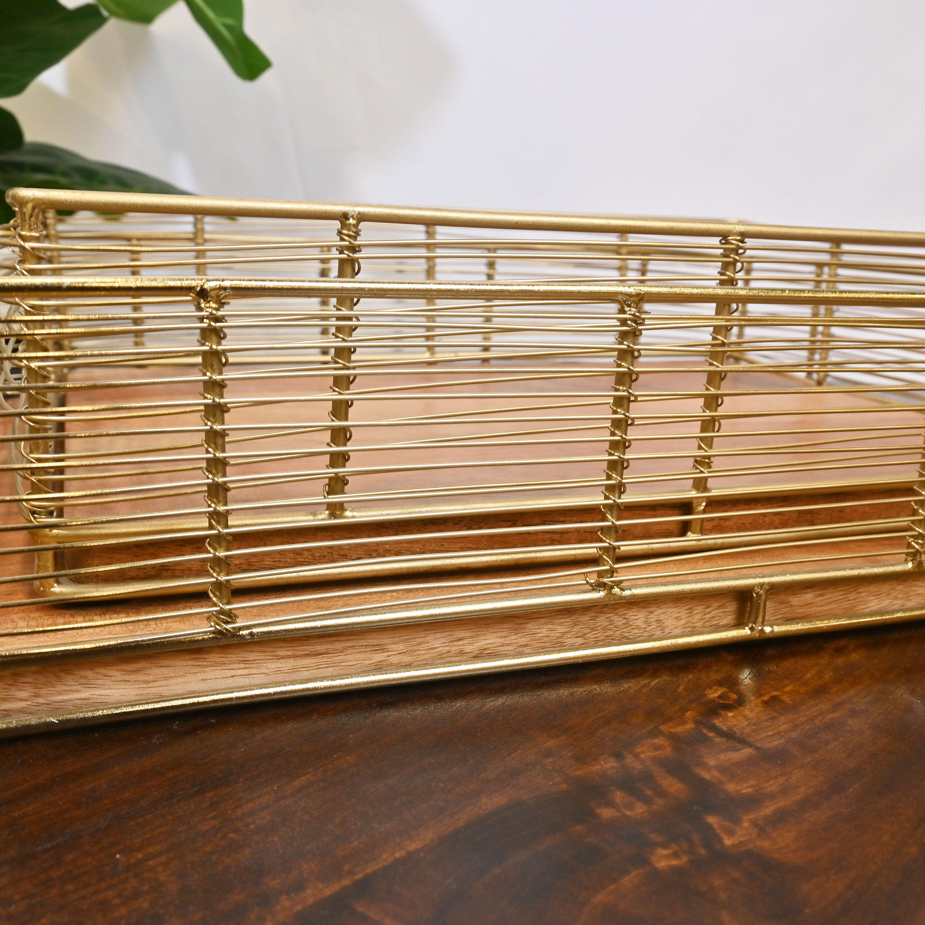 صواني ديكور بقاعدة خشب صنعت بواسطة لايف ستايل - طقم من قطعتين-household-decor-boxesandtrays-image-3