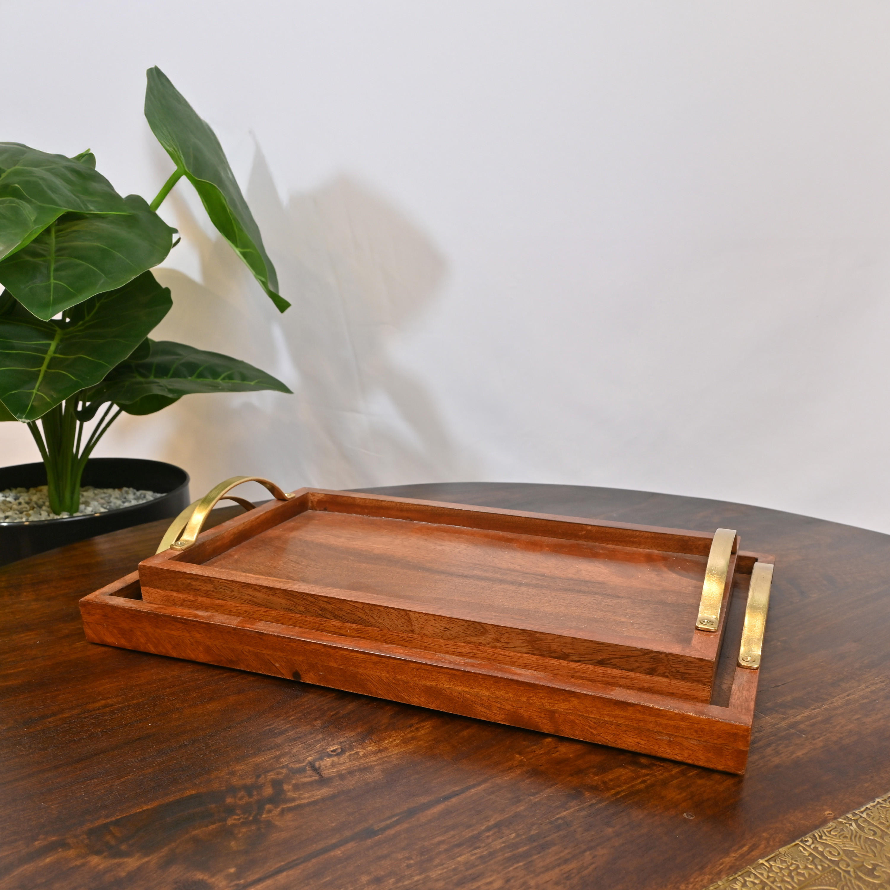 صواني خشب بمقابض من لايف ستايل - طقم من قطعتين-household-decor-boxesandtrays-image-1