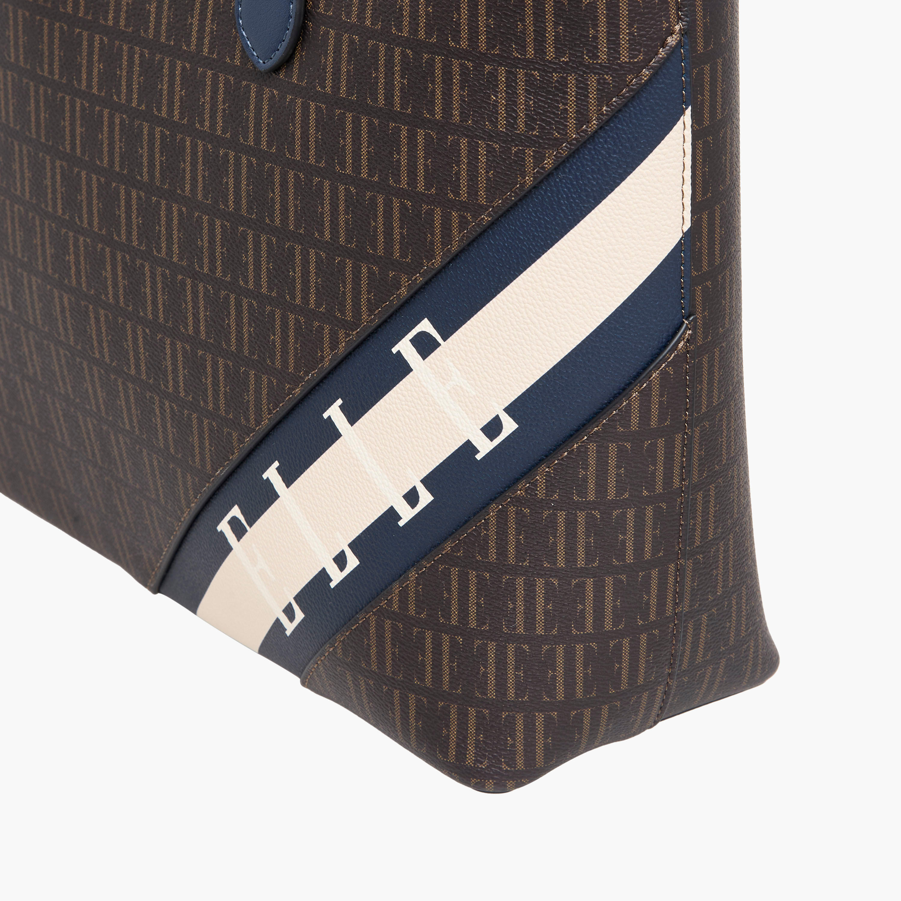 شنطة توتي بسحاب إغلاق وطبعات مونوجرام من إيل-women-bagsandwallets-handbags-image-5