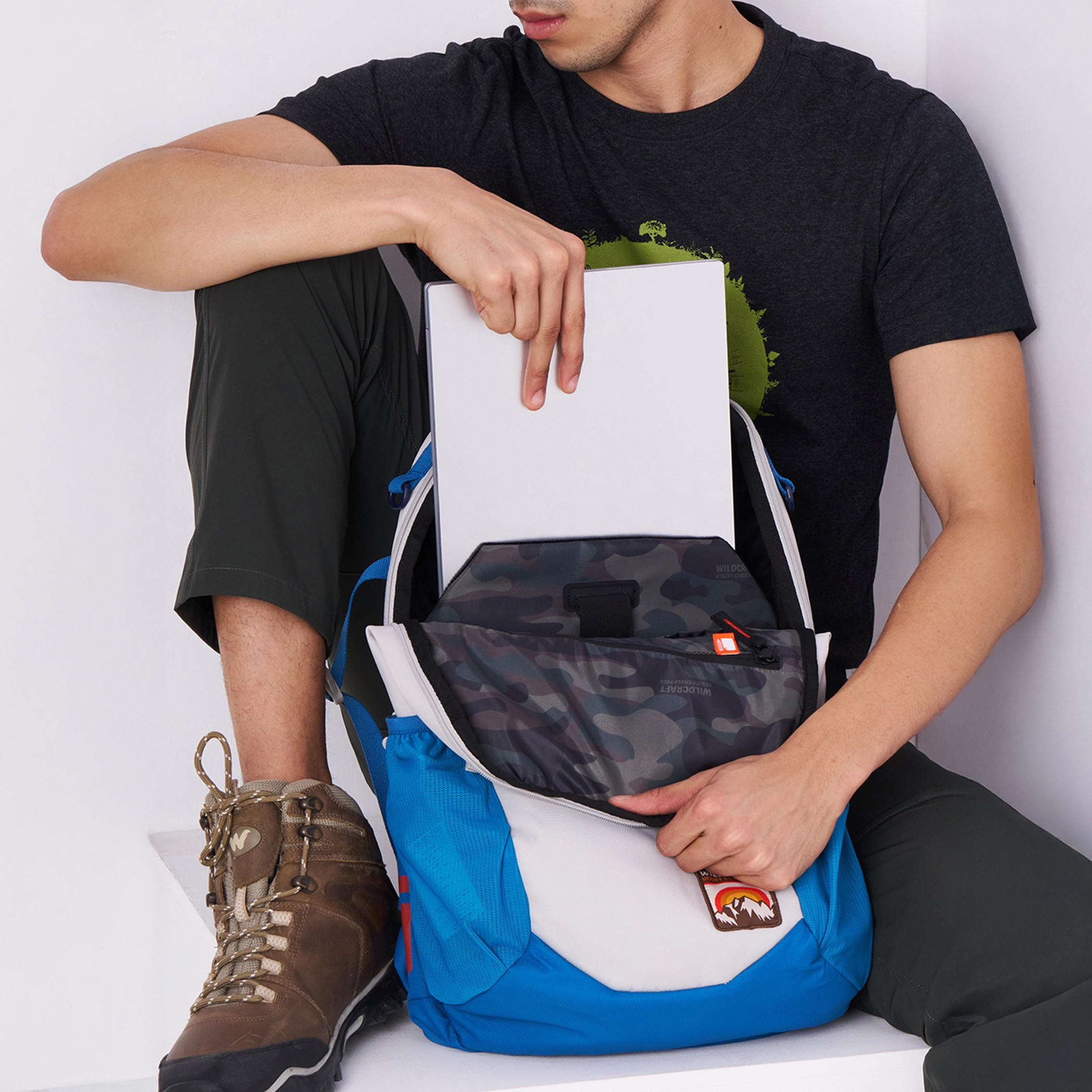 Wildcraft Colourblock Backpack with Adjustable Shoulder Straps - 18x29x49 cms-school-bagsandbackpacks-backpacks-image-4