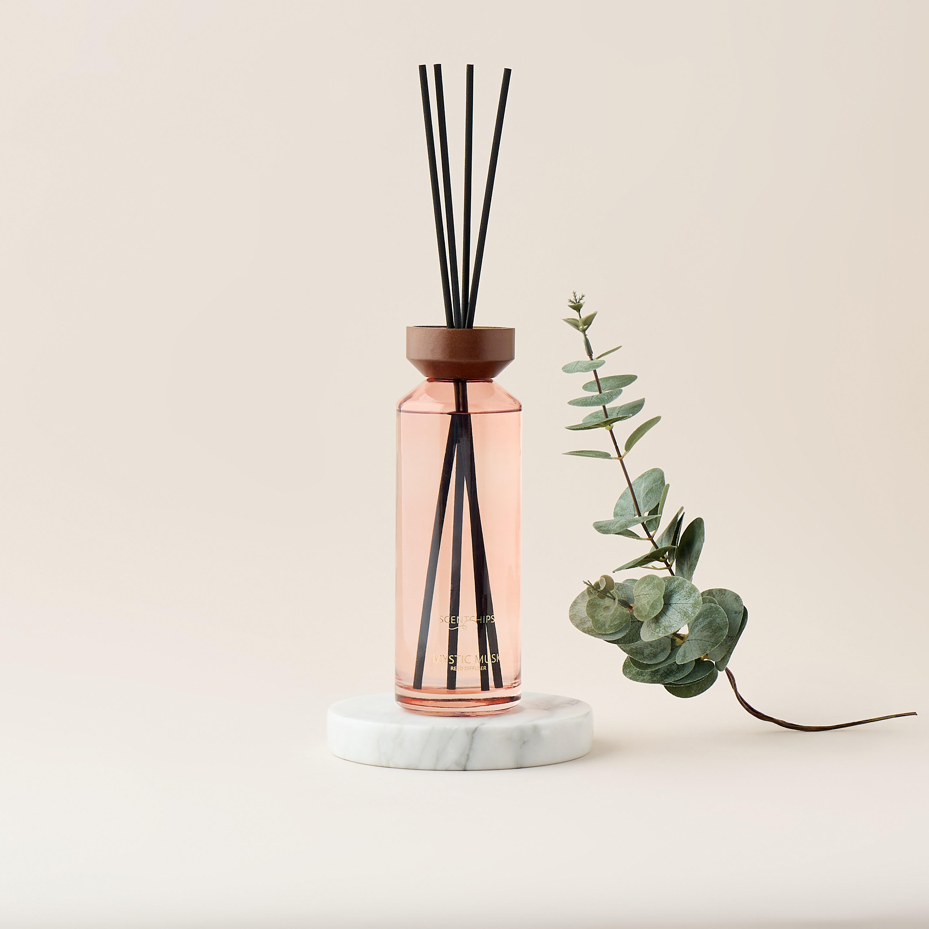 موزع عطور بالأعواد سويت فانيلا من سينت.دي لندن - 500 مل-household-homefragrance-reeddiffusers-image-1