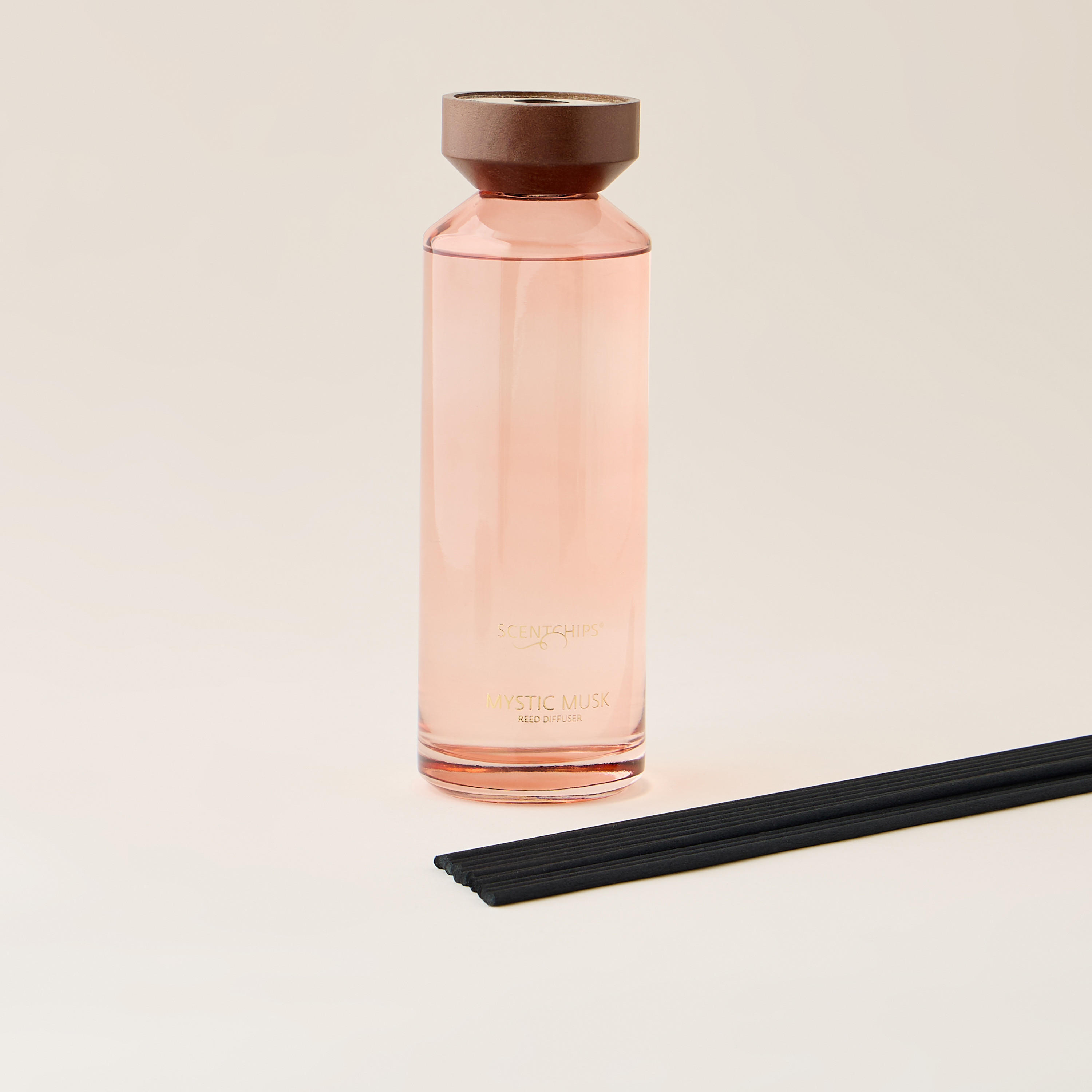 موزع عطور بالأعواد سويت فانيلا من سينت.دي لندن - 500 مل-household-homefragrance-reeddiffusers-image-3