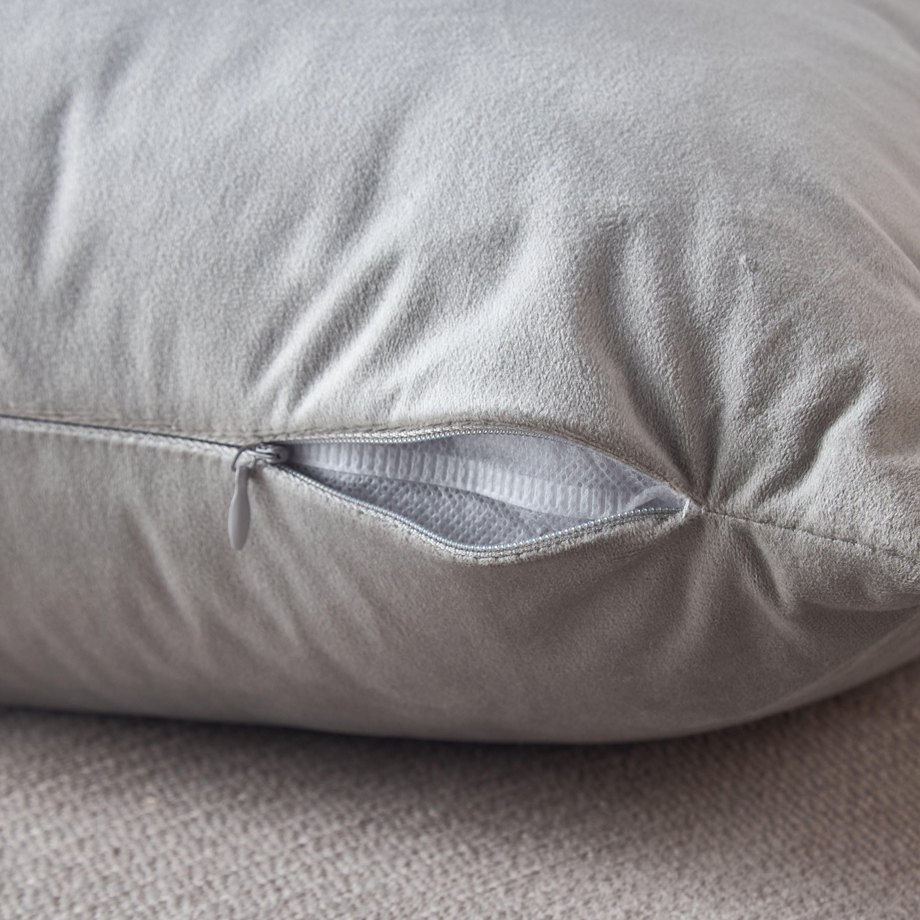 وسادة محشوة مخملية بارزة الملمس للديكور -45x45 سم-household-cushionsandthrows-filledcushions-decorativecushions-image-4