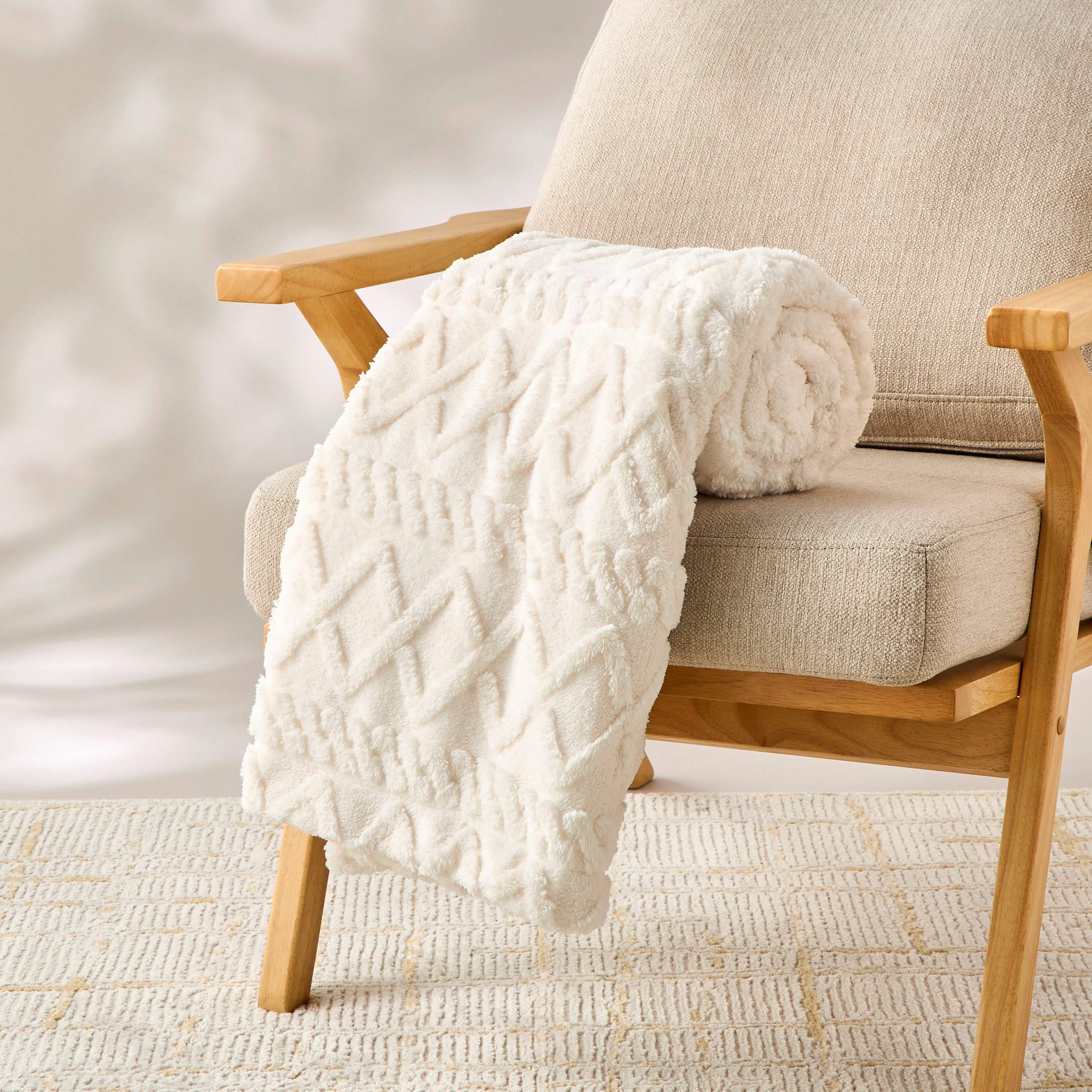 Textured Jacquard Faux Fur Throw - 127x152 cms-household-cushionsandthrows-throwsandblankets-throws-image-1