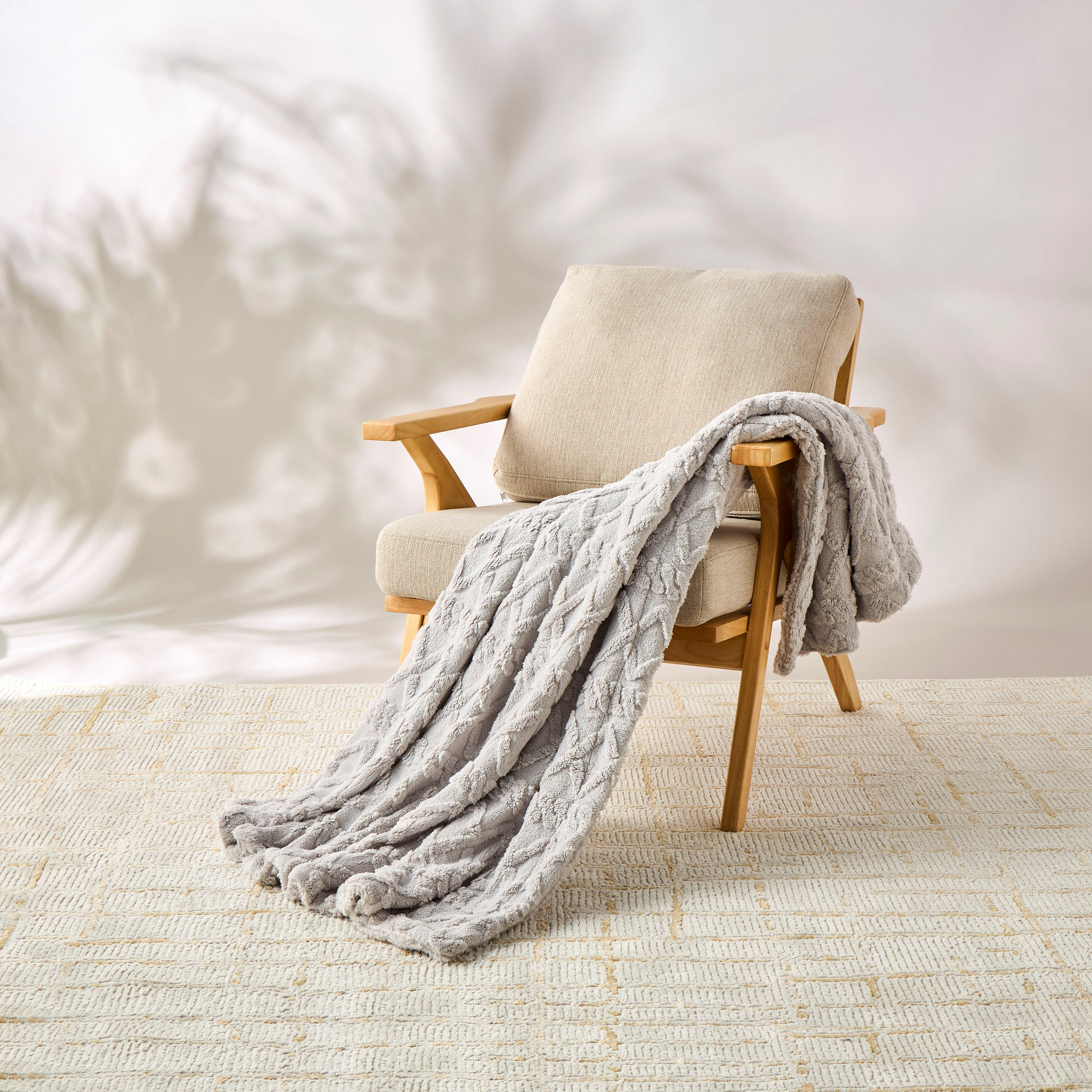 Textured Jacquard Faux Fur Throw - 127x152 cms-household-cushionsandthrows-throwsandblankets-throws-image-2
