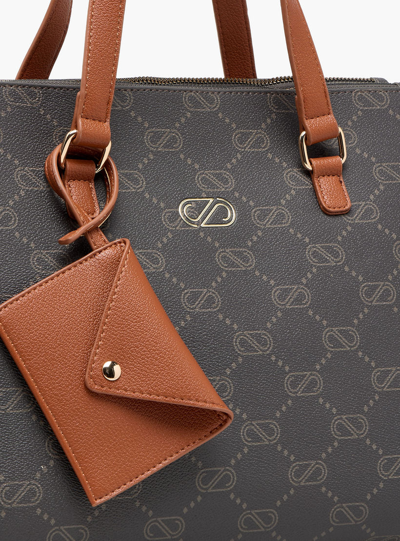 شنطة توتي بطبعات مونوجرام مع محفظة من ساشا-women-bagsandwallets-handbags-image-5