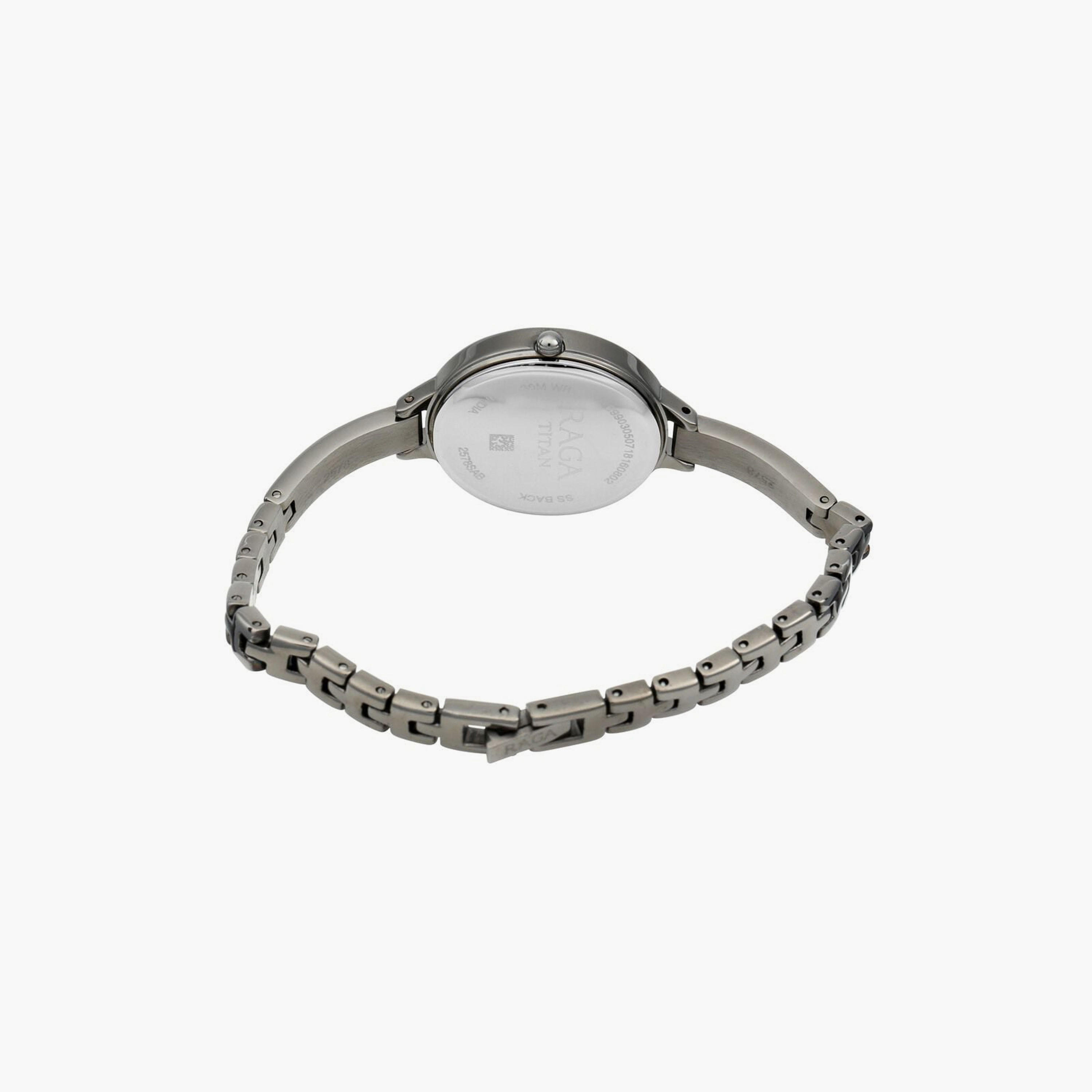 ساعة يد نسائية تيتان بقطر 29 مم أنالوج رمادية ستانلس ستيل | 2578QM02-women-watchesandjewellery-watches-image-3