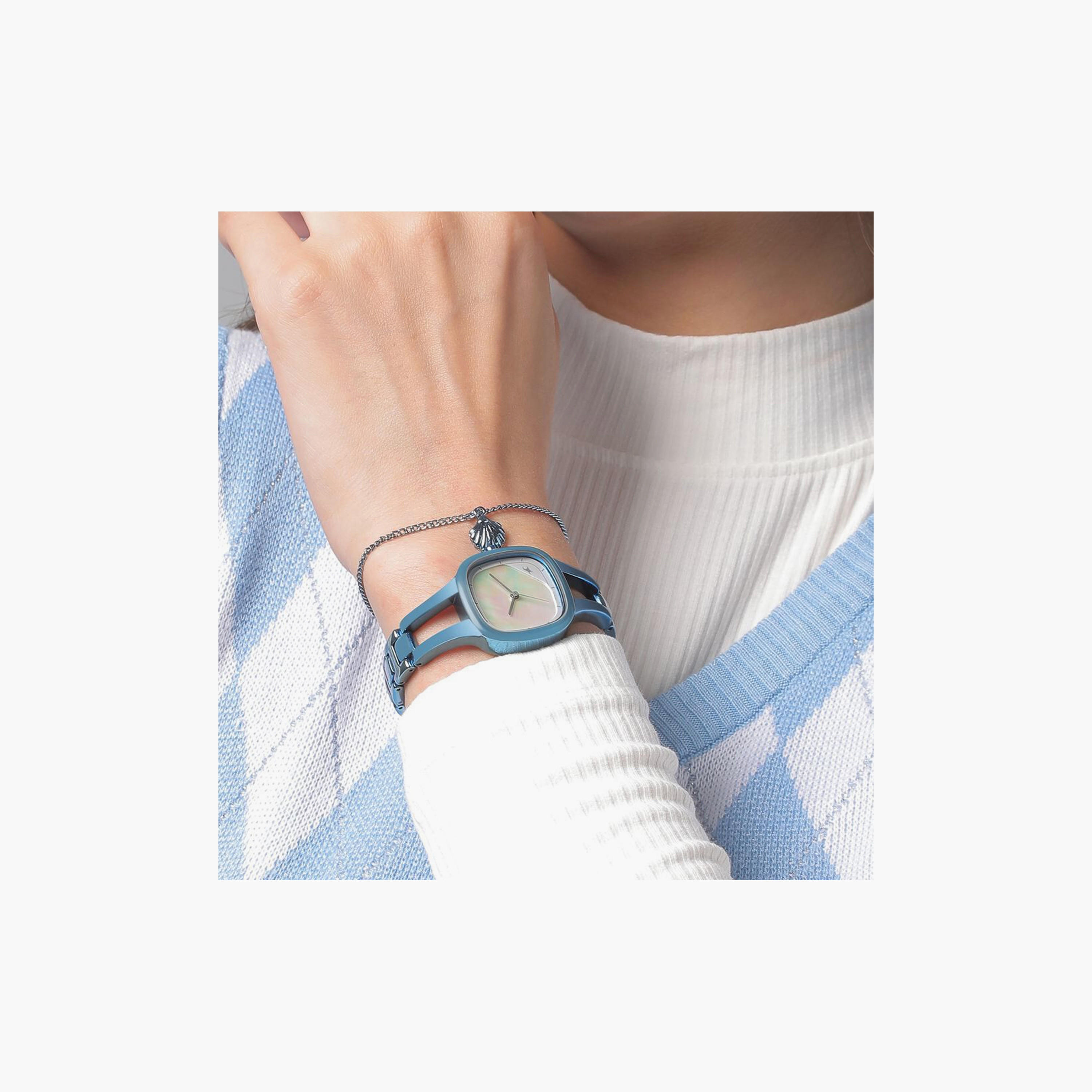 Fastrack Women's 28 MM Blue Analog Stainless Steel Watch with Bracelet | 6147QM01-women-watchesandjewellery-watches-image-6