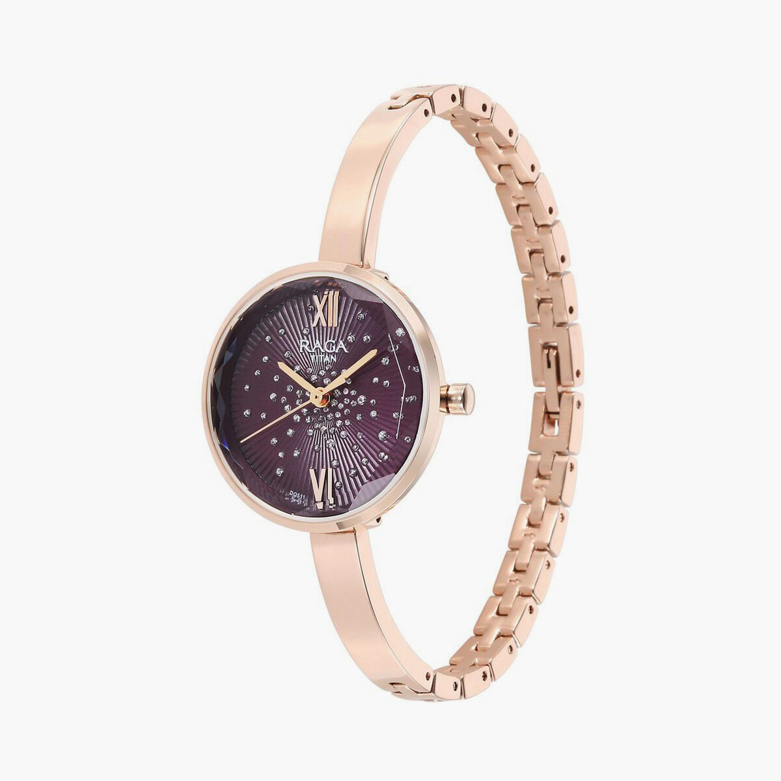 ساعة يد نسائية تيتان بقطر 30 مم أنالوج ذهبية وردية ستانلس ستيل | 95271WM01-women-watchesandjewellery-watches-image-2