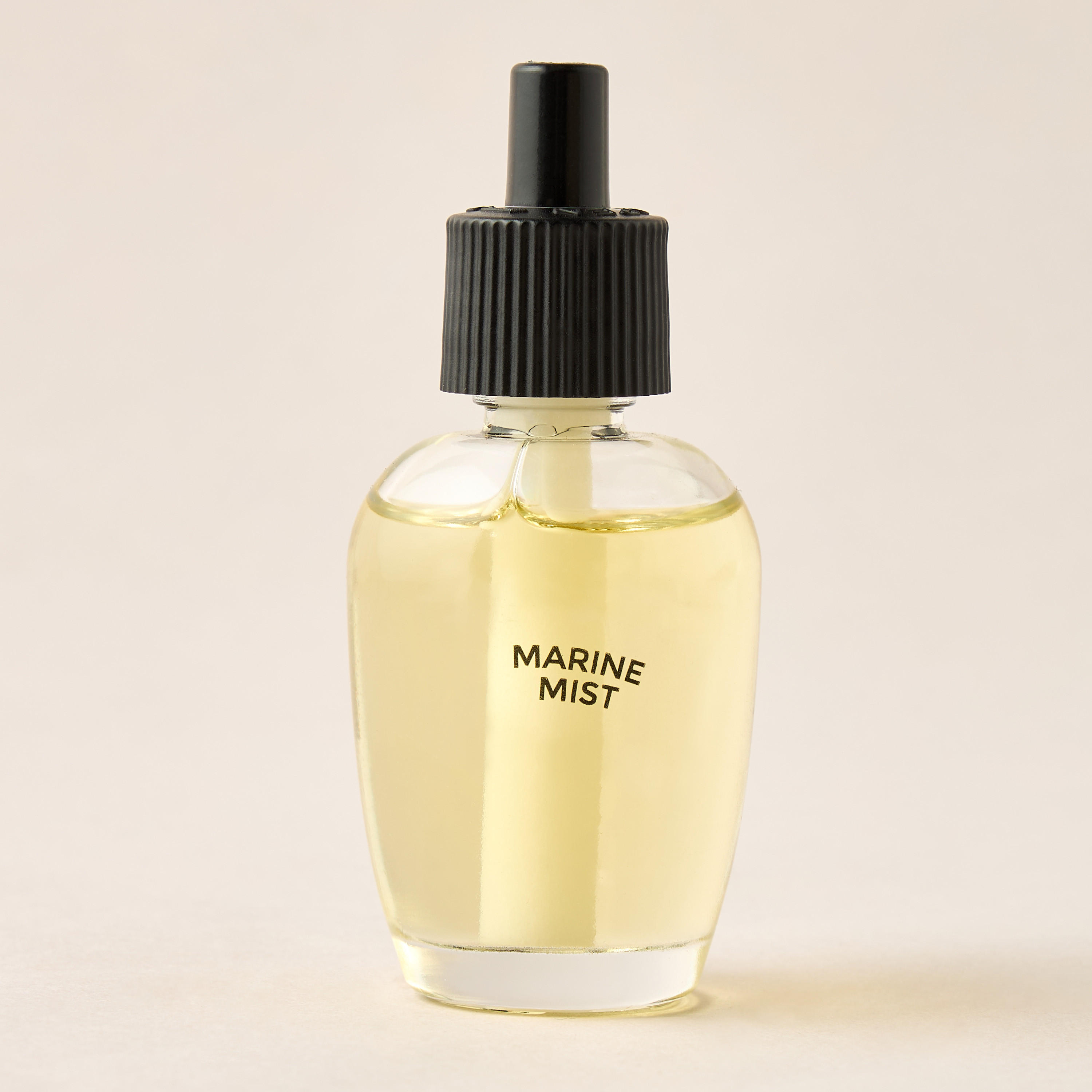 Mahogany Oakwood Home Fragrance Plug-In Refill - 26 ml-household-homefragrance-fragranceoilsandessence-image-1